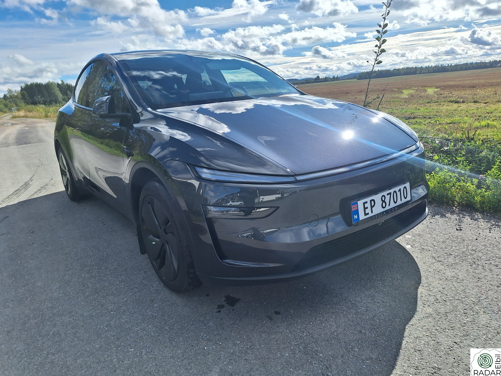 TESLA Model Y 26 mod LR Premium AWD|Stealth Grey|4900 km|S/V|Krok