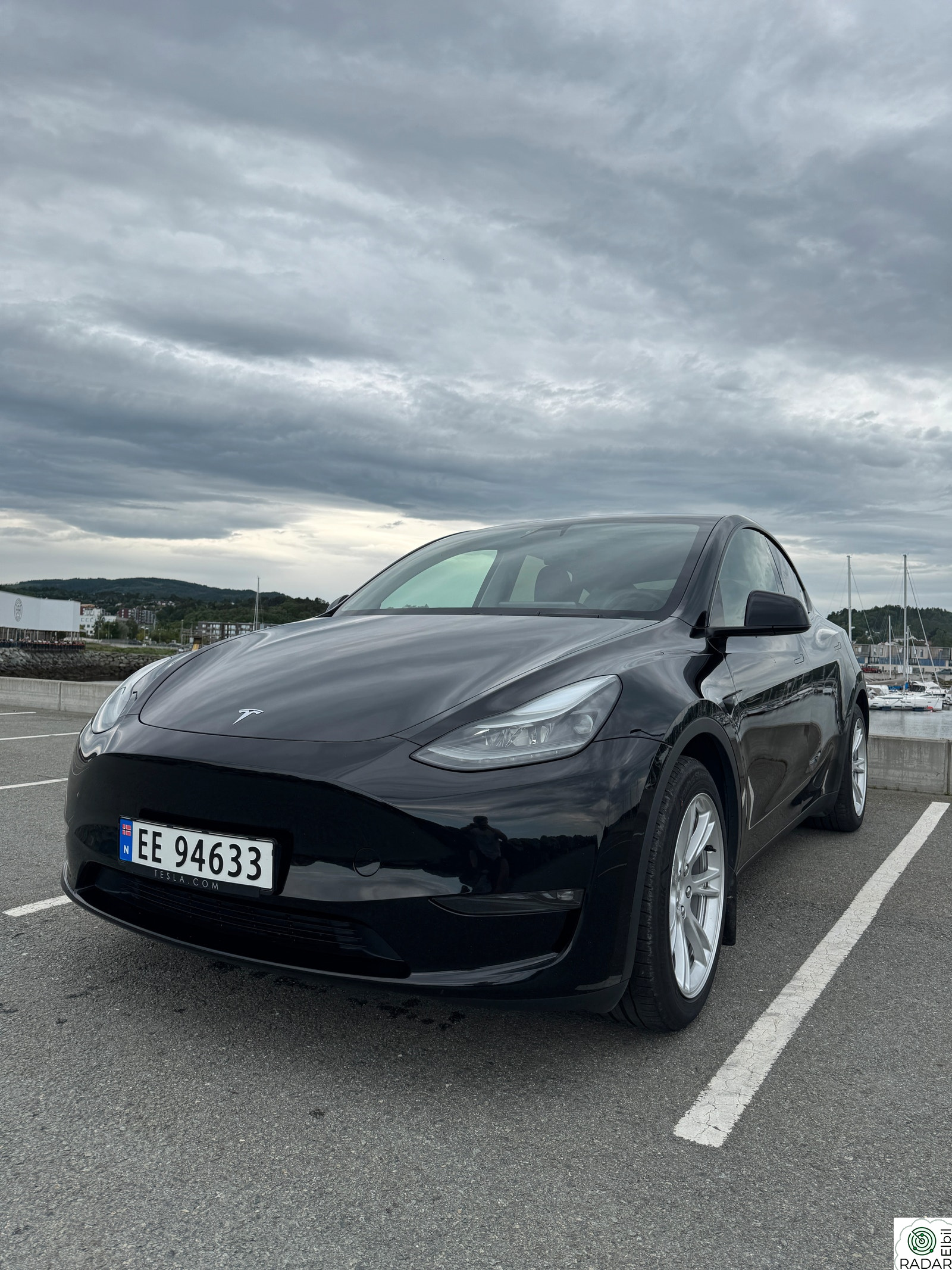 TESLA Model Y Long Range AWD. ALT UTSYR. FSD/ Autopilot/Summon+++