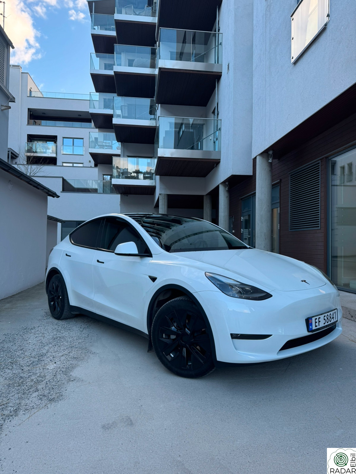 TESLA Model Y Long Range AWD