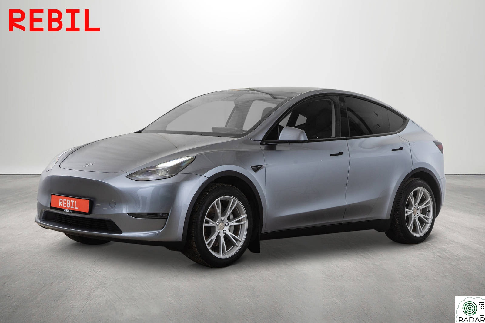 TESLA Model Y 533km(WLTP)/LR/AWD/Ryzen/EAP/Navi/R.kam/Pano/V.pumpe