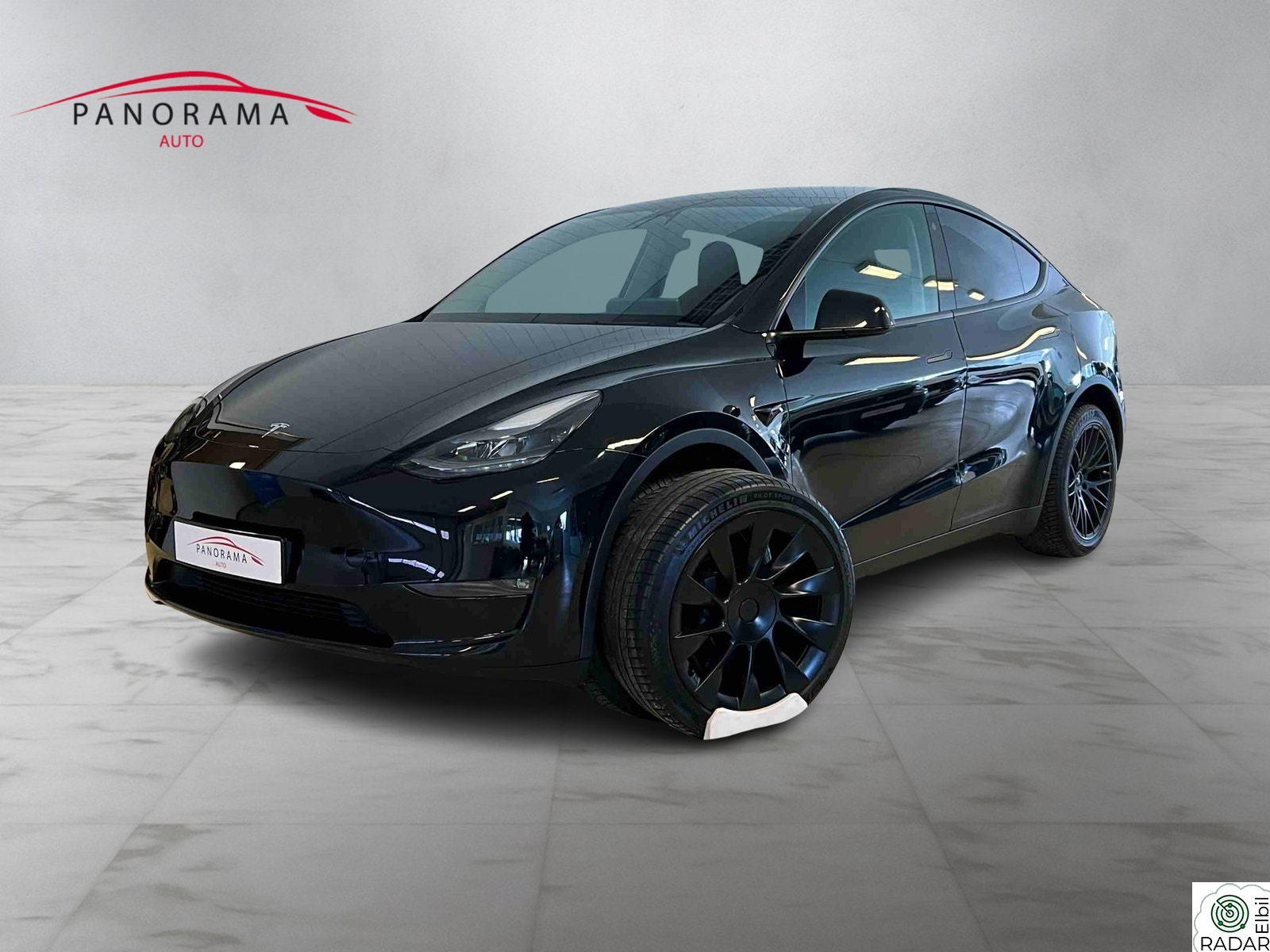 TESLA Model Y LONG RANGE AWD Hengerfeste AUTOPILOT PREMIUM