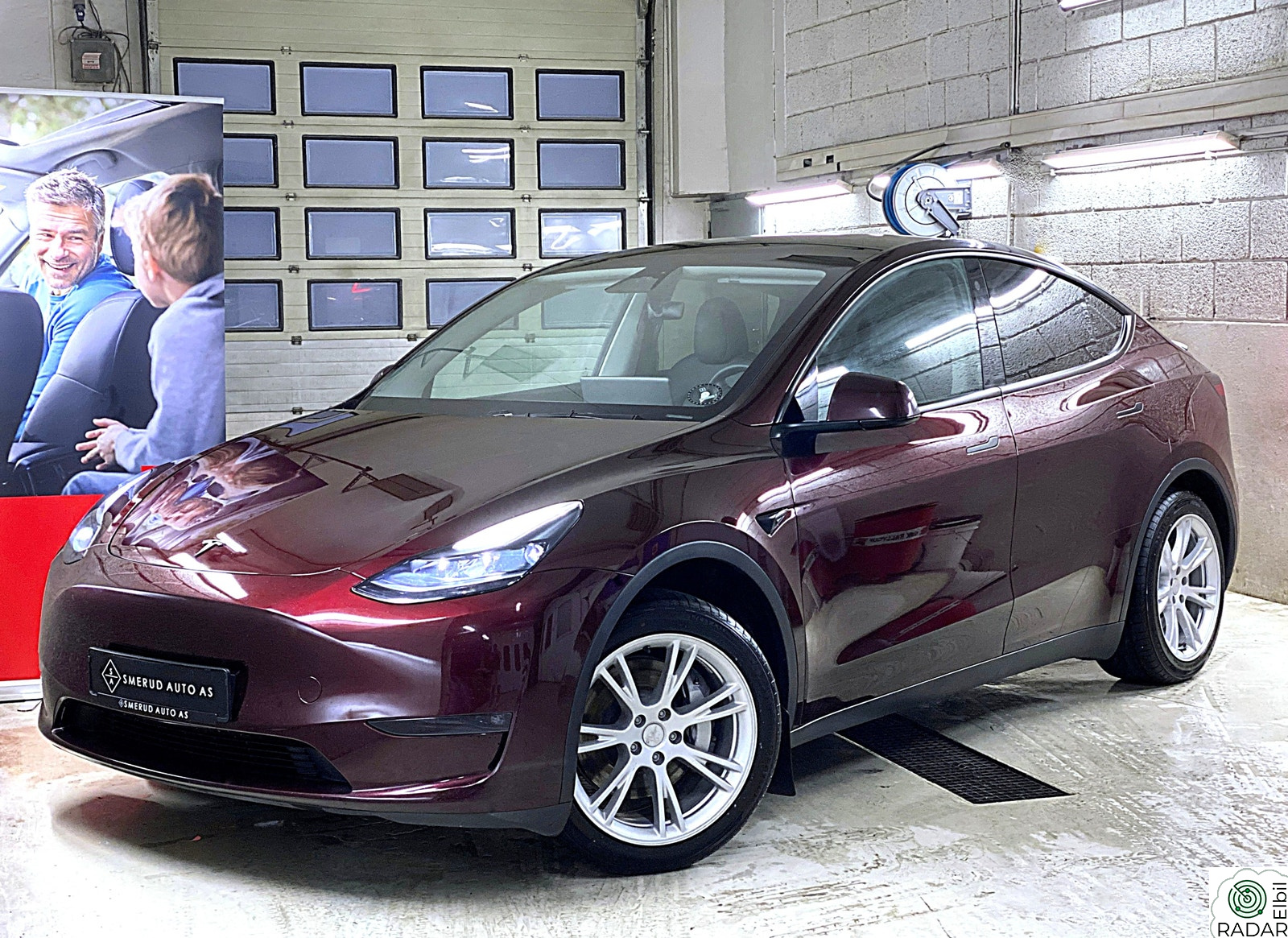 TESLA Model Y Long Range | 4X4 | Hengerfeste | Autopilot | Premium