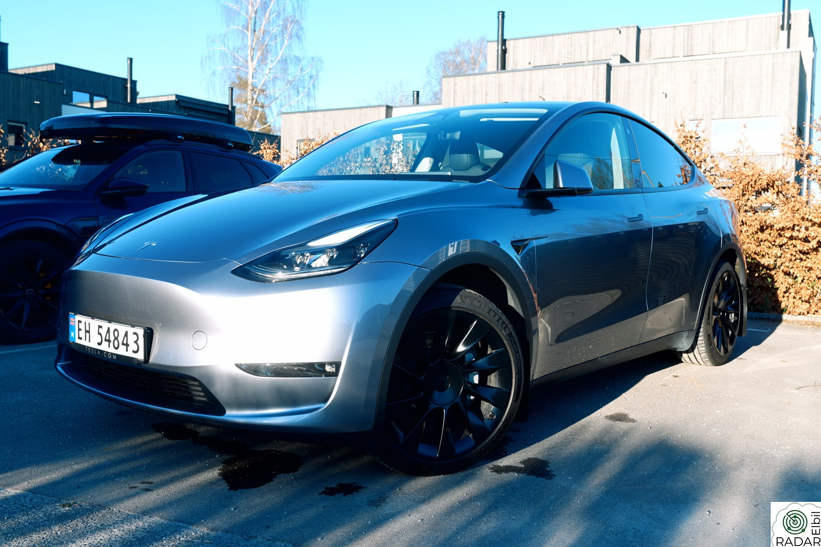 TESLA Model Y Long Range AWD | Quicksilver | Velholdt | Lav km