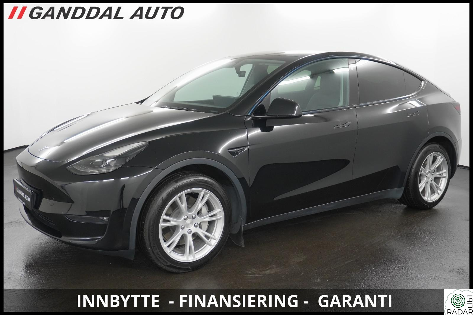 TESLA Model Y LONGE RANGE AWD / KROK / KAMERA / SKINN / ACC / PANO ++