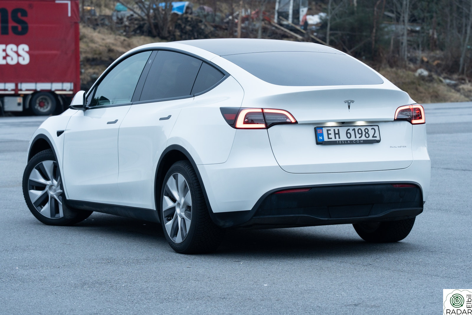 TESLA Model Y Long Range AWD