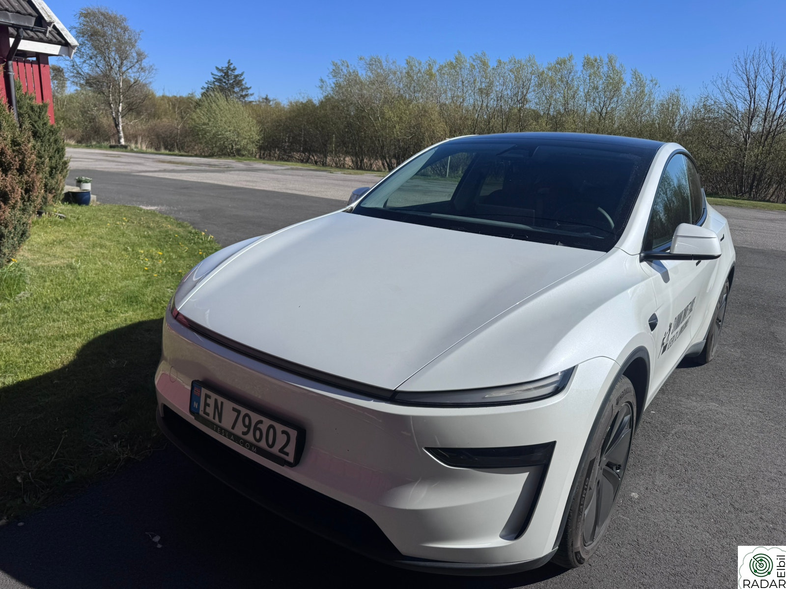 TESLA Model Y Long Range AWD Juniper