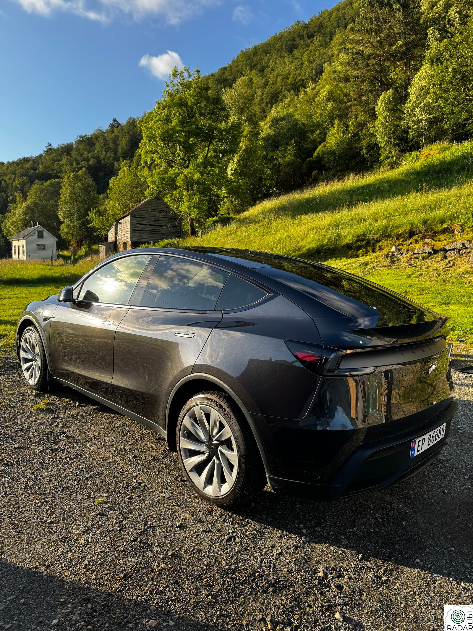 TESLA Model Y Premium Long Range AWD