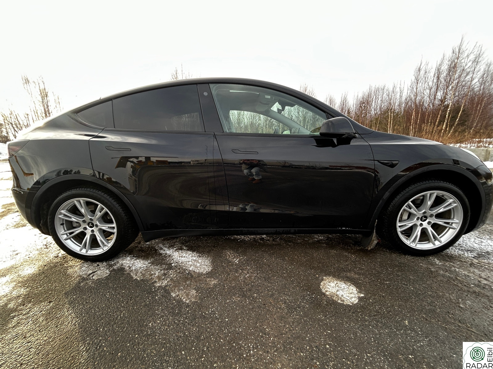TESLA Model Y Long Range AWD, Hengerfeste, Vinterdekk