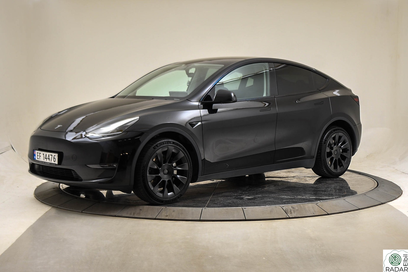 TESLA Model Y Long Range AWD Krok EAP Skinn Panorama 1 eier Ny EU