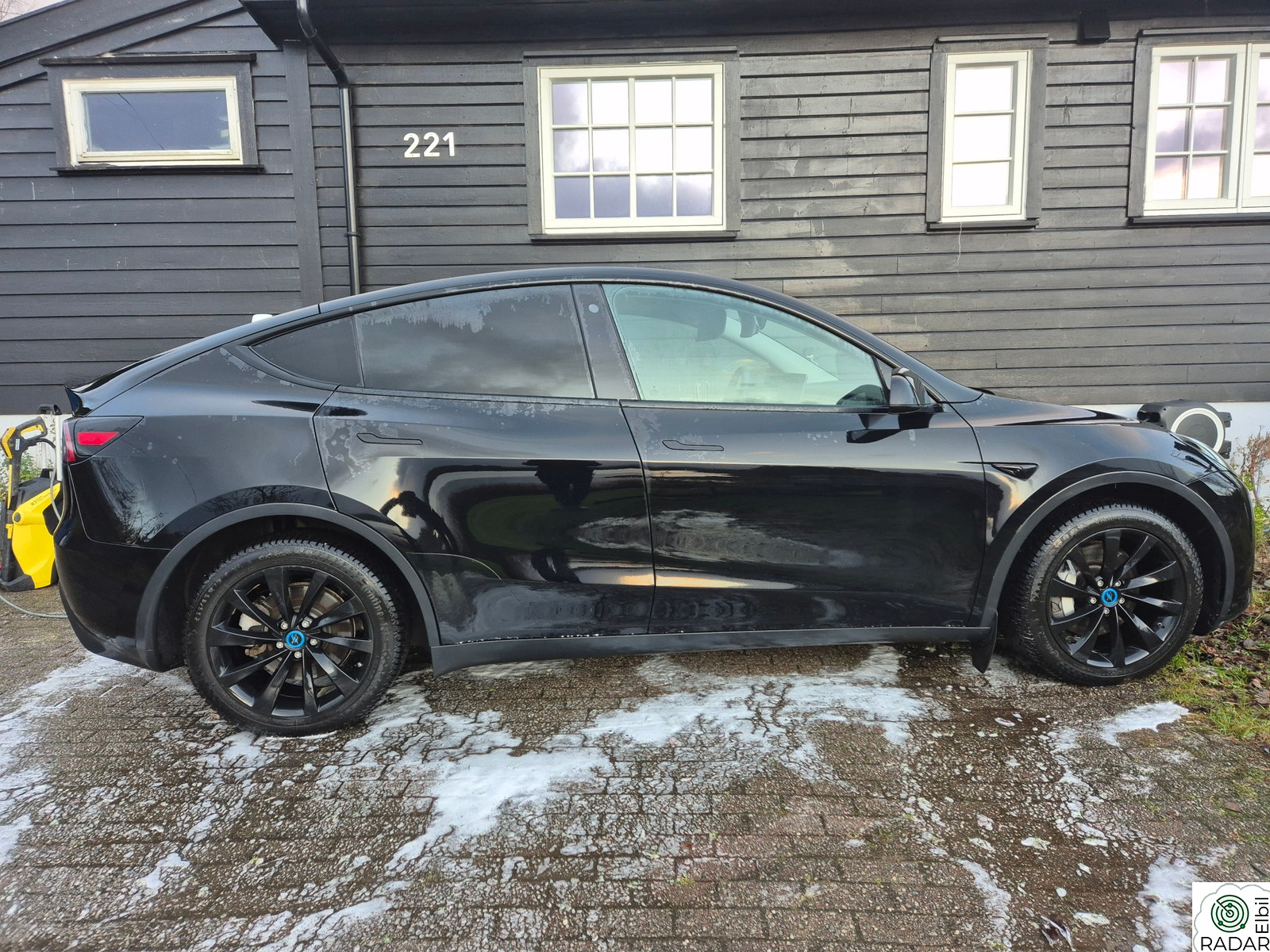 TESLA Model Y Long Range AWD
