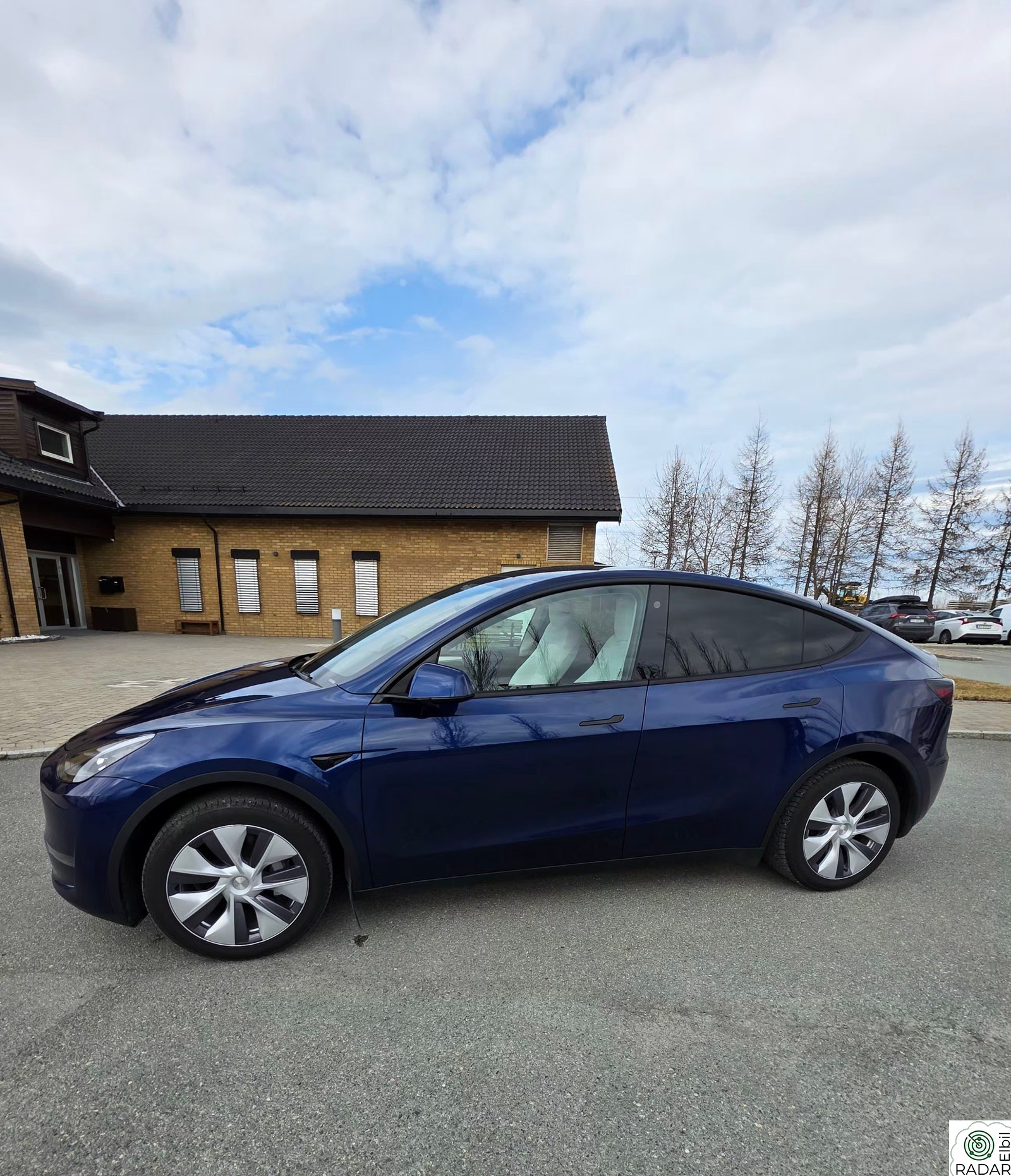 TESLA Model Y Long Range AWD