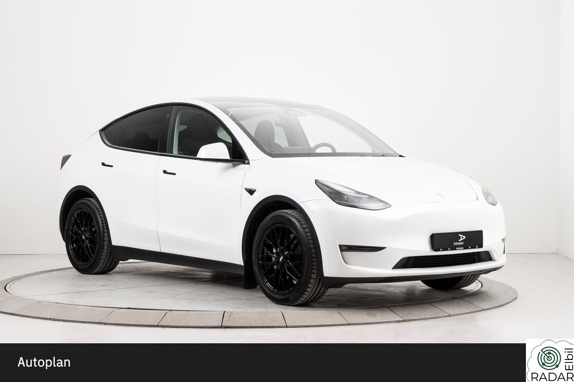 TESLA Model Y Long Range AWD | AP/Krok/Kamera/Premium