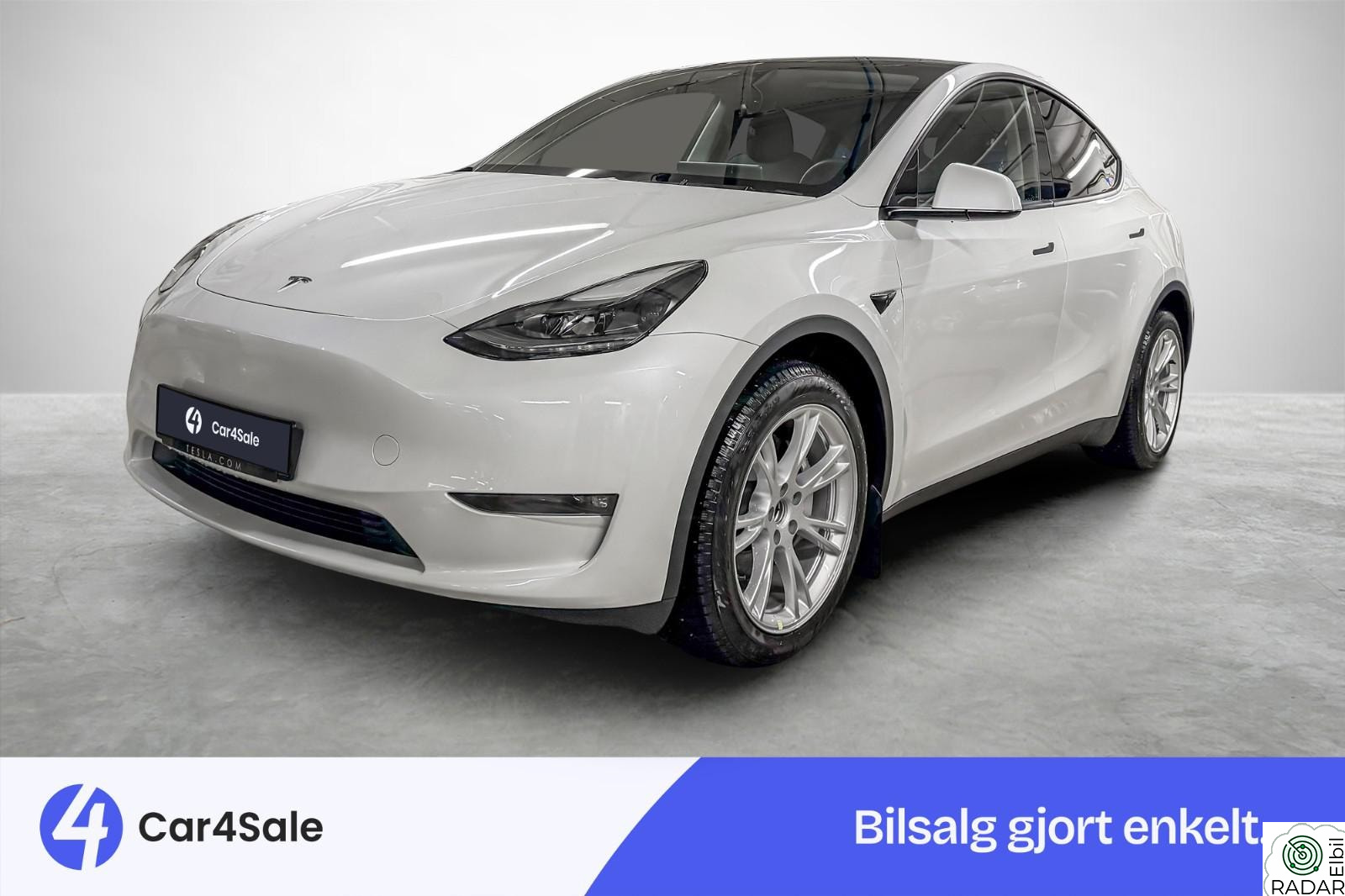 TESLA Model Y Long Range AWD 533km / Krok / AP / Premium / V.Pumpe ++