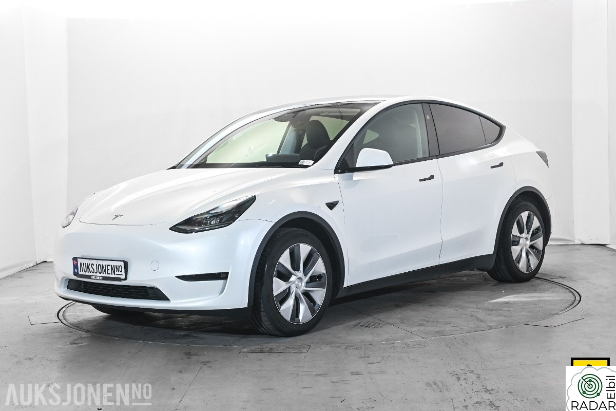 TESLA Model Y LRDM GARANTI PANORAMA PREMIUM LYD & INTERIØR VARMEPUMPE