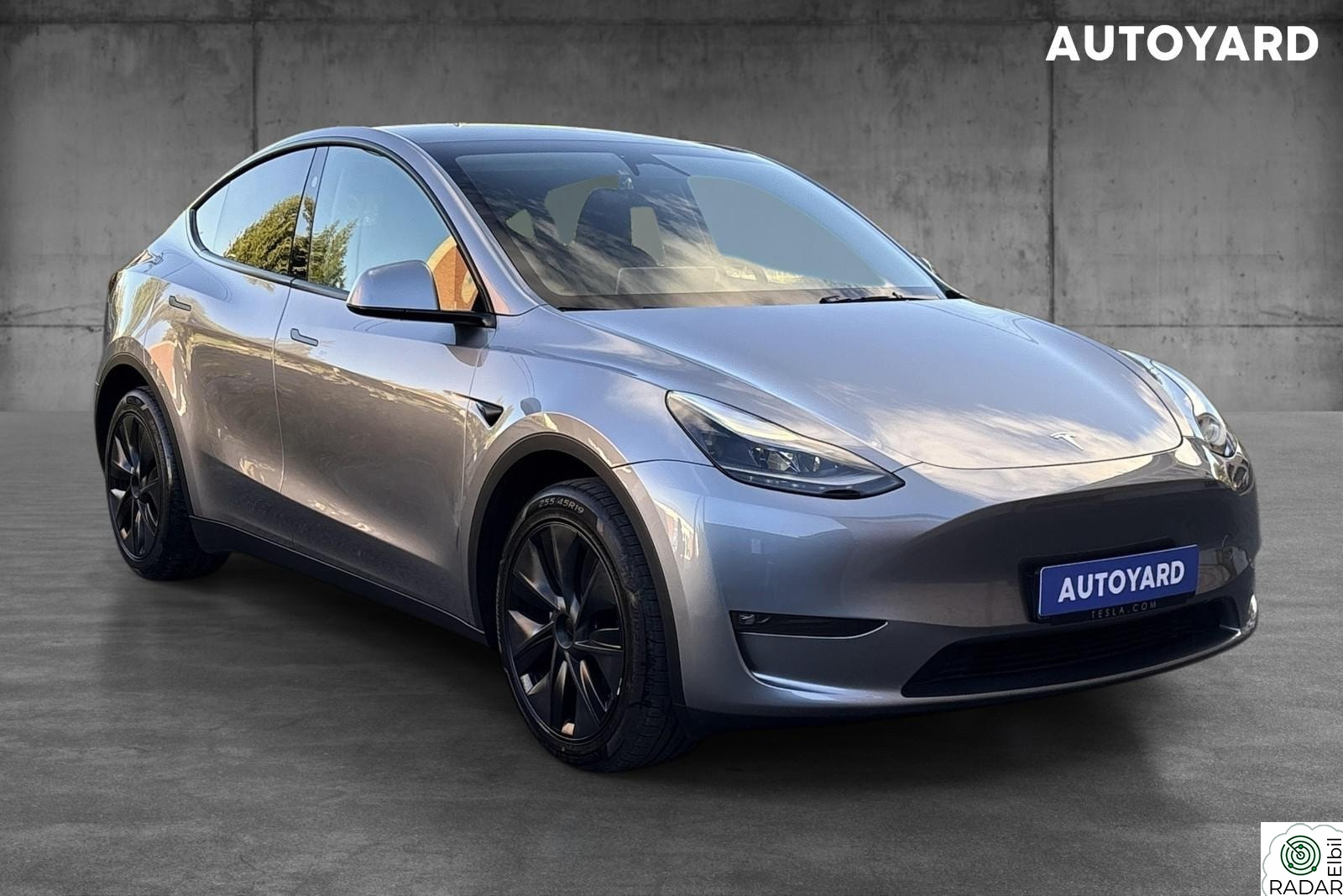 TESLA Model Y LR AWD PREMIUM HIFI SKINN PANO AUTOPILOT 1 EIER