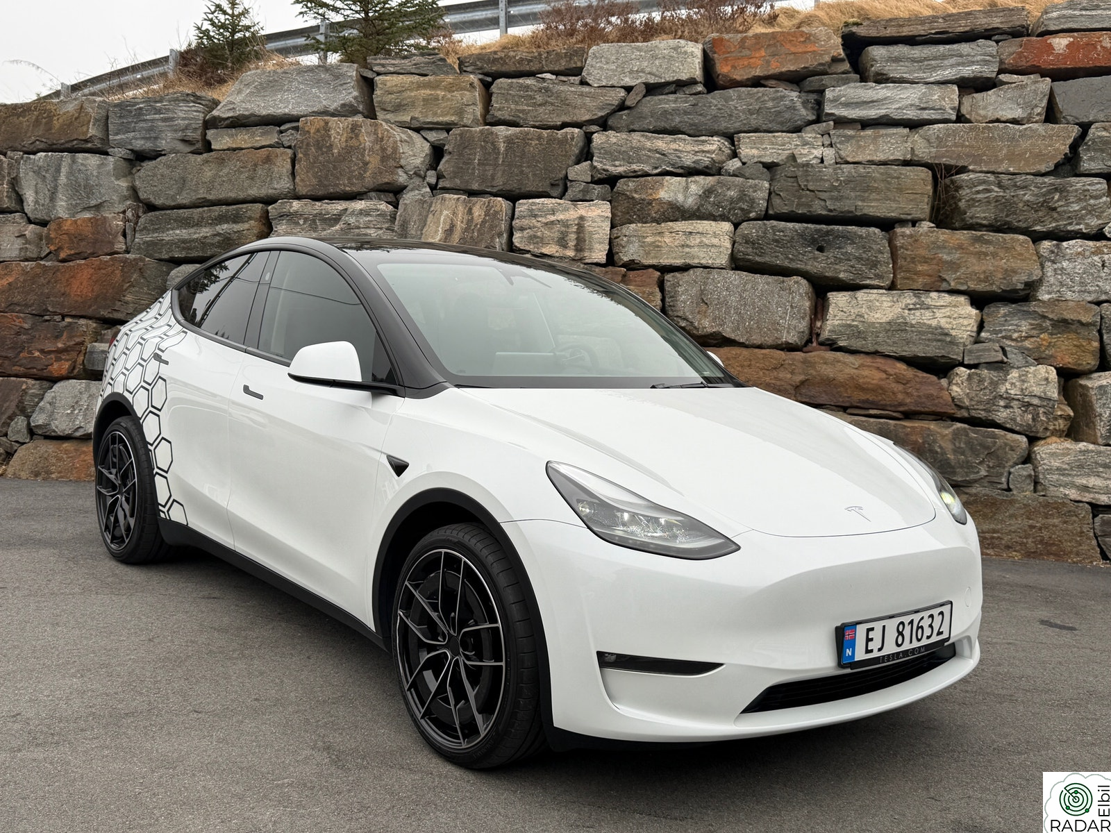 TESLA Model Y LongRange/AWD/Skinn/Krok/21-Hjul/VinterPakke/Media-Bak+
