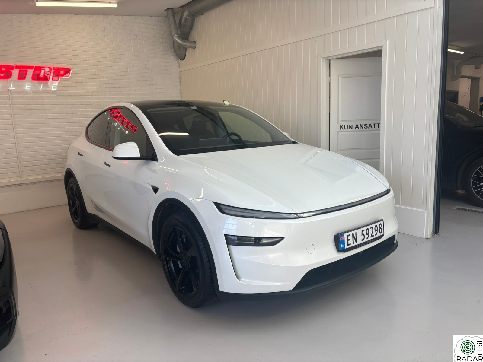 TESLA Model Y Long Range AWD, Premium, Ditec, s+v hjul