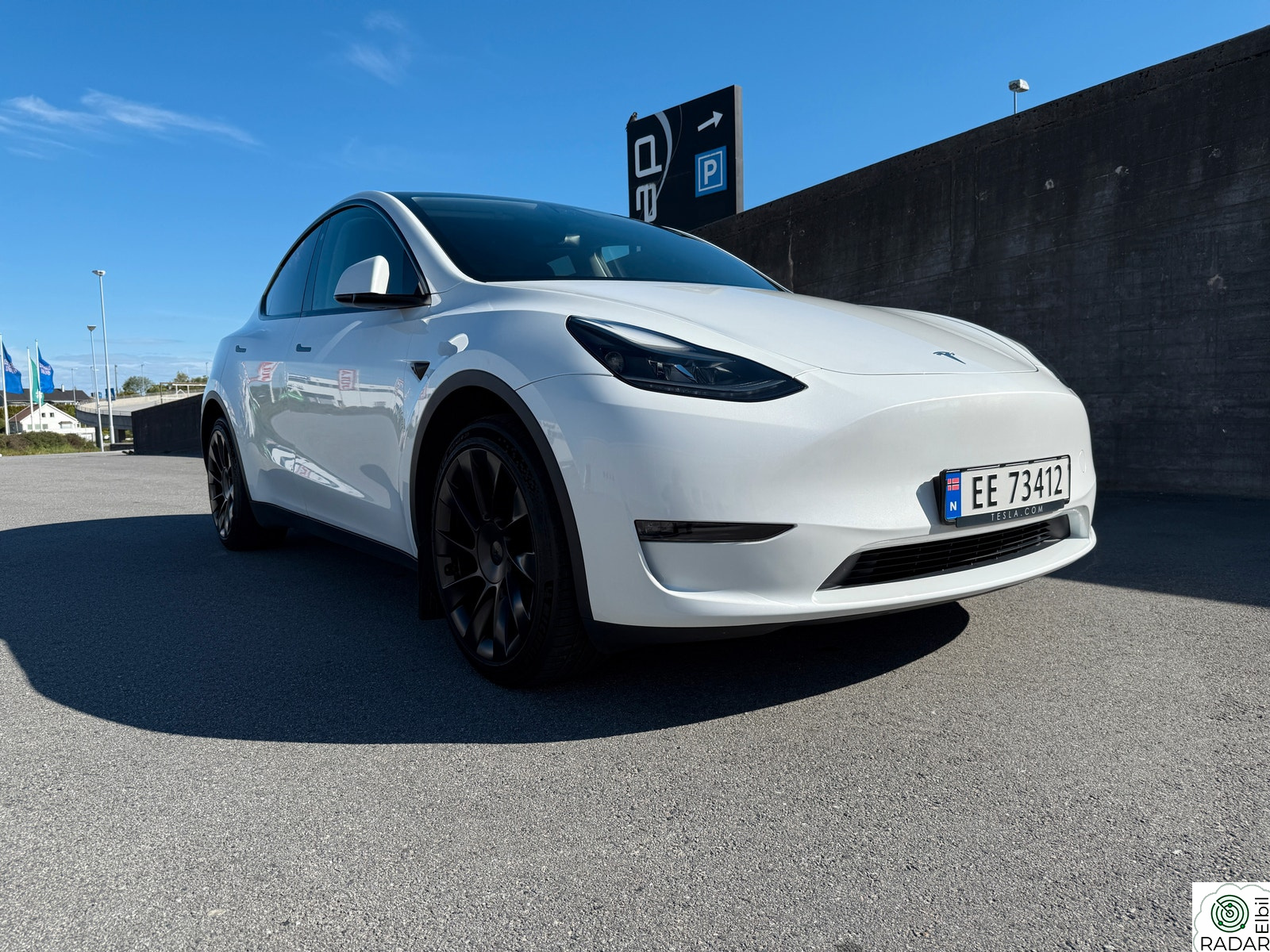 TESLA Model Y Long Range AWD/Krok/Autopilot/Varmepumpe +++