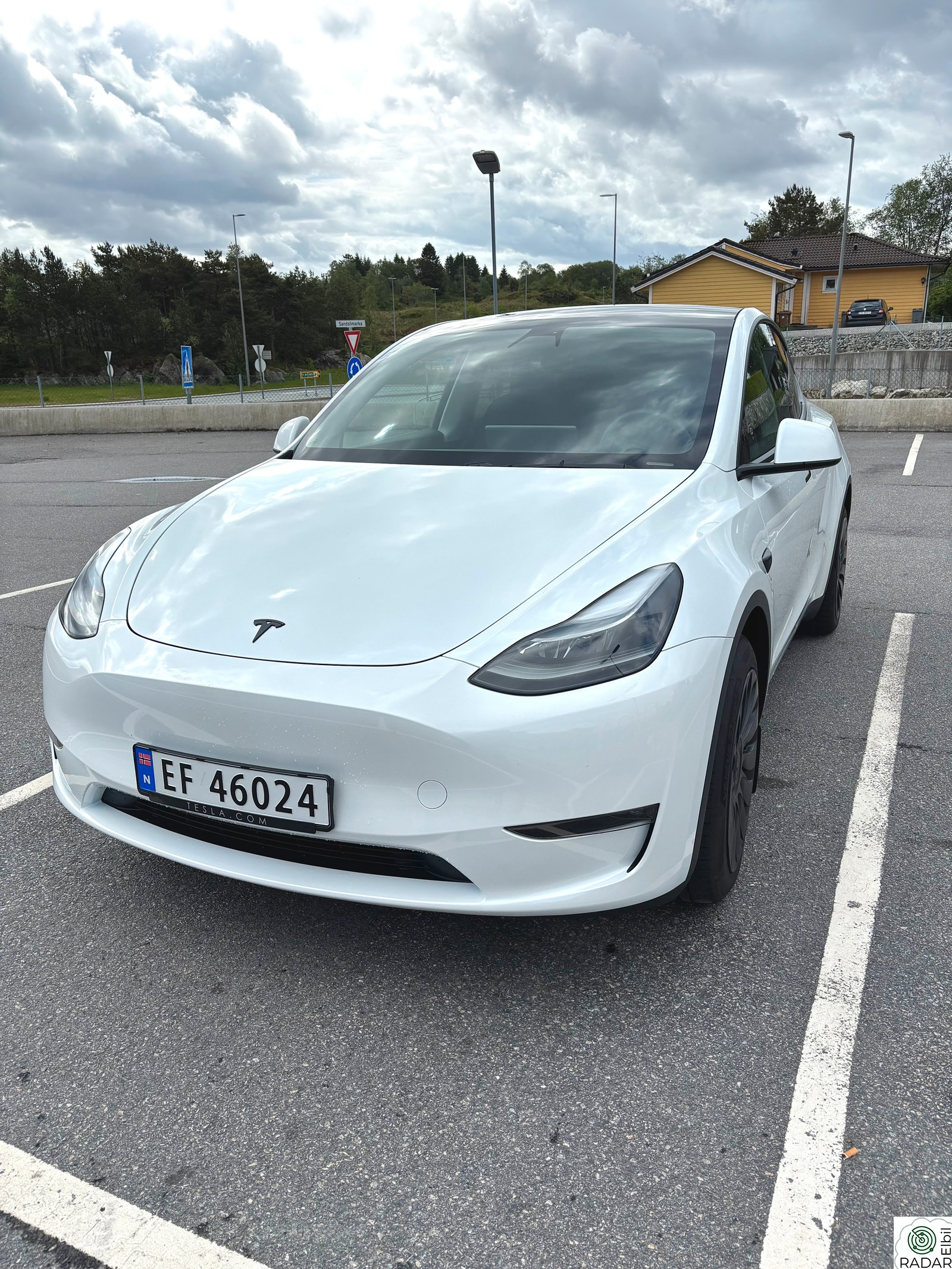 TESLA Model Y Long Range AWD / Lav km / H.feste / Vinterhjul / Norsk