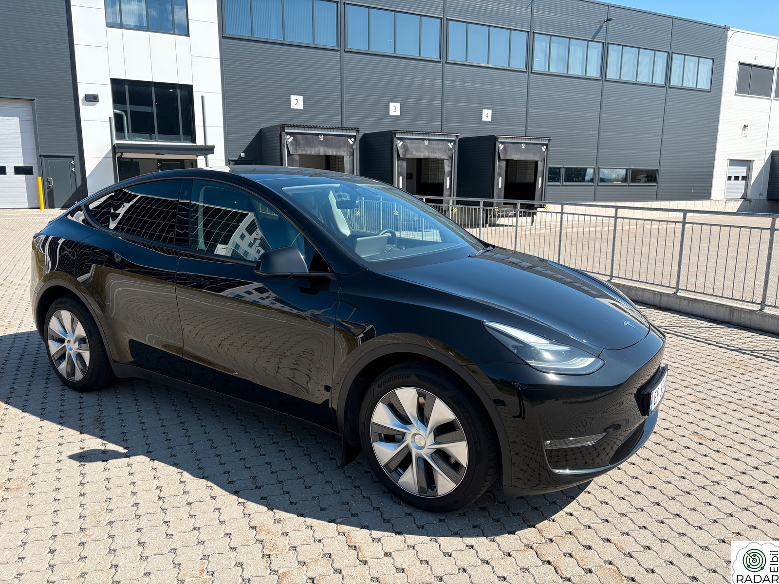 TESLA Model Y Long Range AWD HENGERFESTE  / PANORAMA