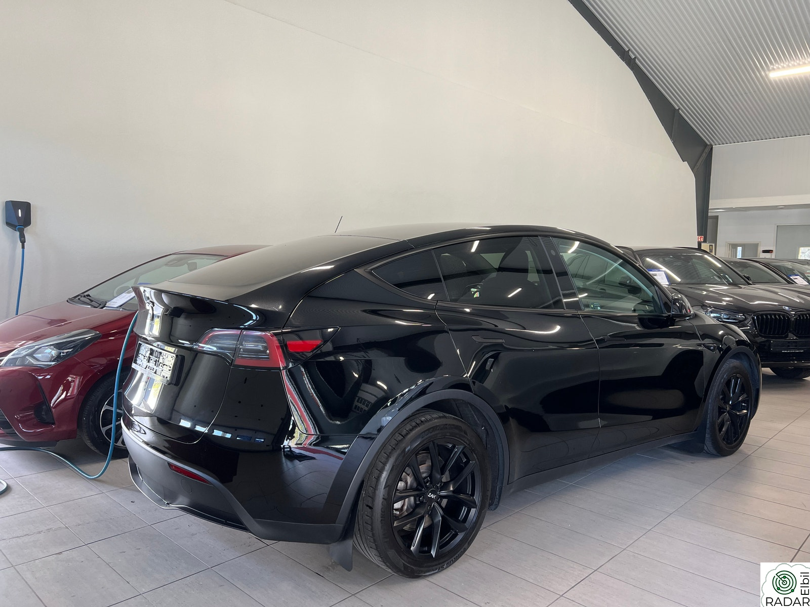TESLA Model Y Long Range AWD PREMIUM,H-FESTE,KAMERA,PPF,HIFI,SKINN