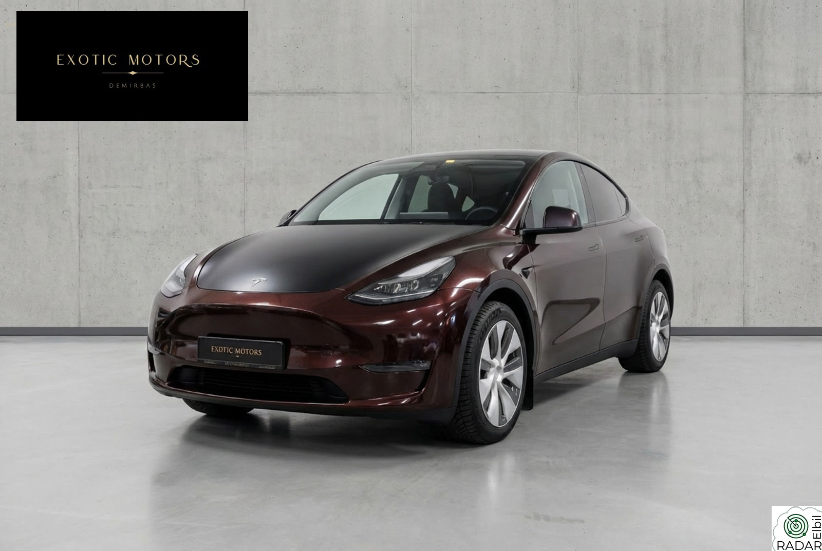 TESLA Model Y LongRange/AWD/Autopilot/Panorama/AWD/R.kamera/ACC/+++