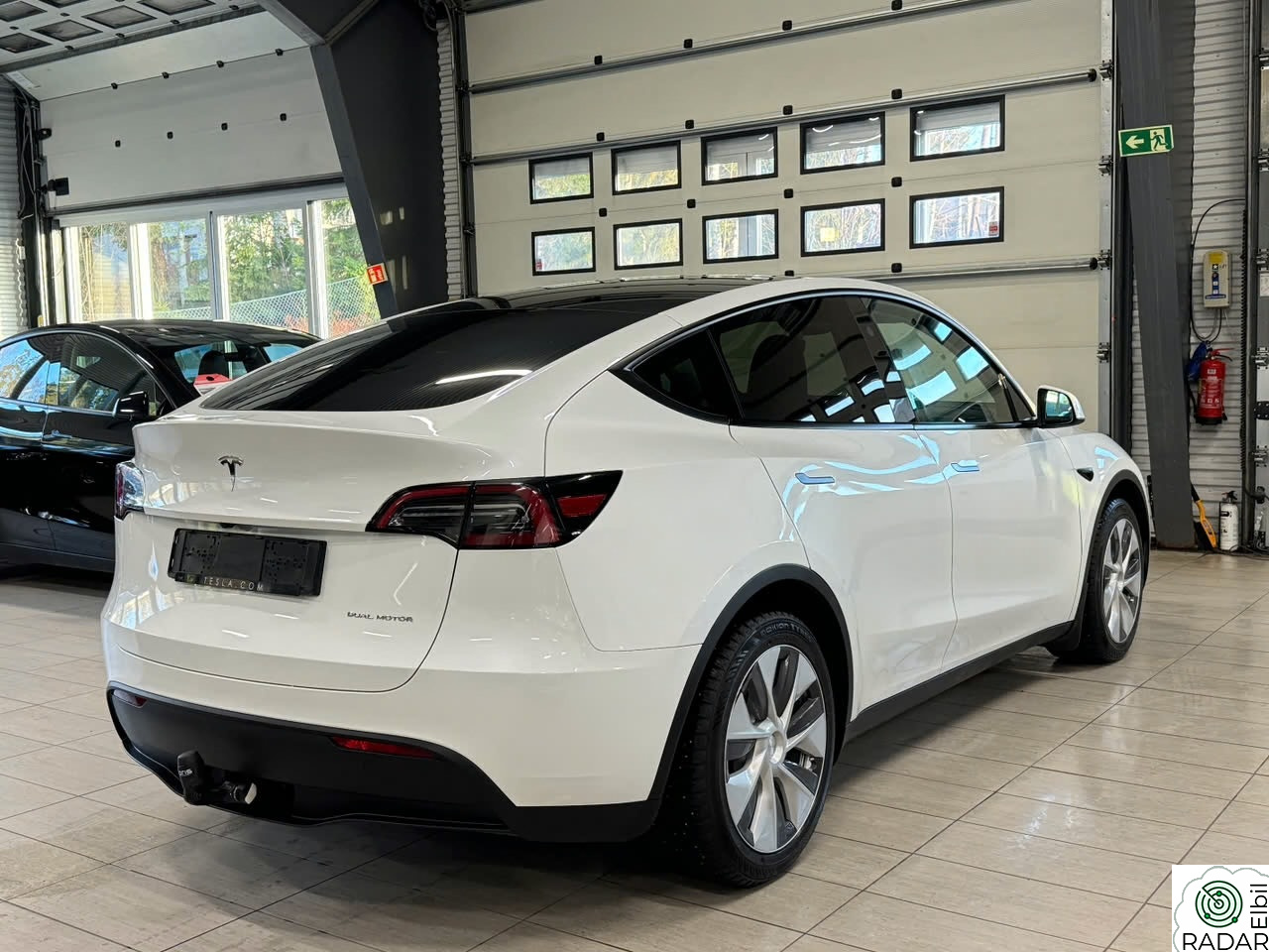 TESLA Model Y LONG RANGE AWD SKINN,H-FESTE,KAMERA,HIFI,PREMIUM +++