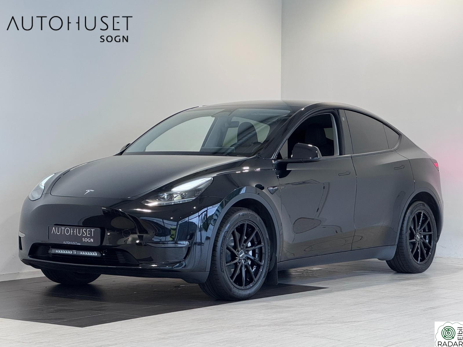 TESLA Model Y LONG RANGE AWD-KROK-EKSTRALYS-OPPGRADERT FELGPAKKE