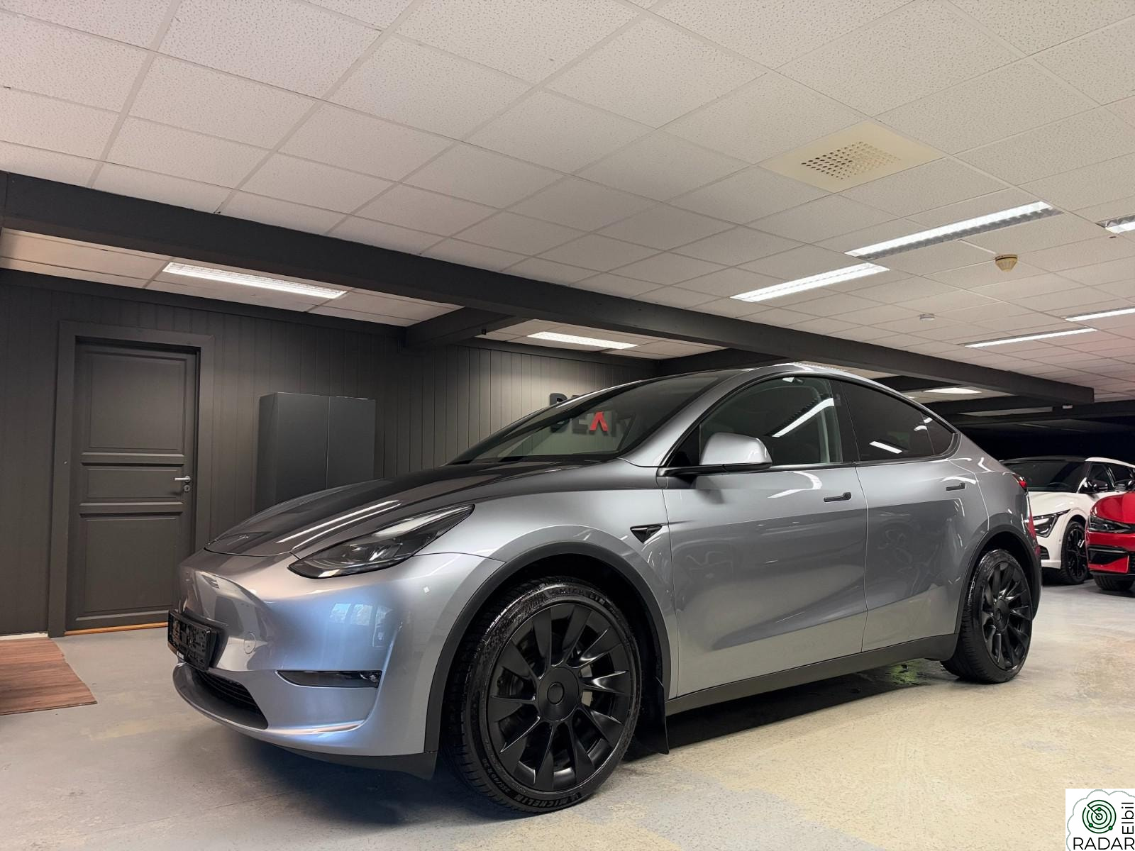 TESLA Model Y Long Range,AWD,Hengerfeste,Quicksilver,V.pumpe,533km,20