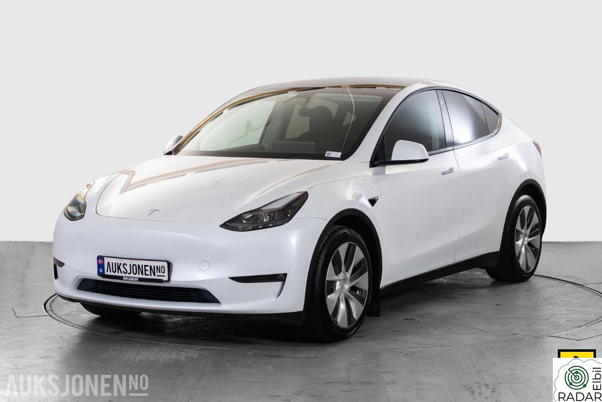 TESLA Model Y LRDM GARANTI HENGERFESTE PANORAMA PREMIUM LYD & INTERIØ
