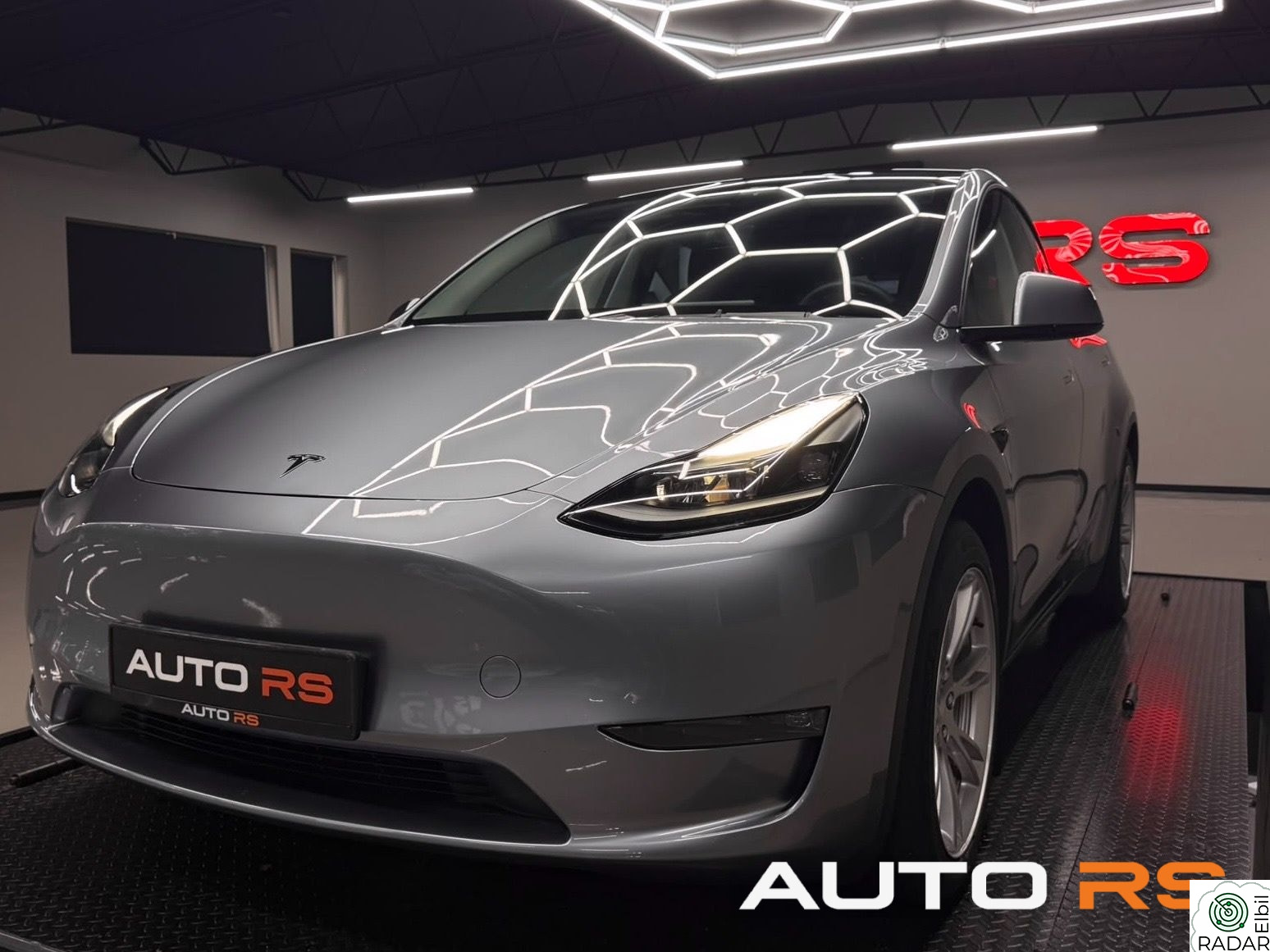 TESLA Model Y LONG RANGE AWD|1 EIER|HENGERFESTE|QUICKSILVER|AP
