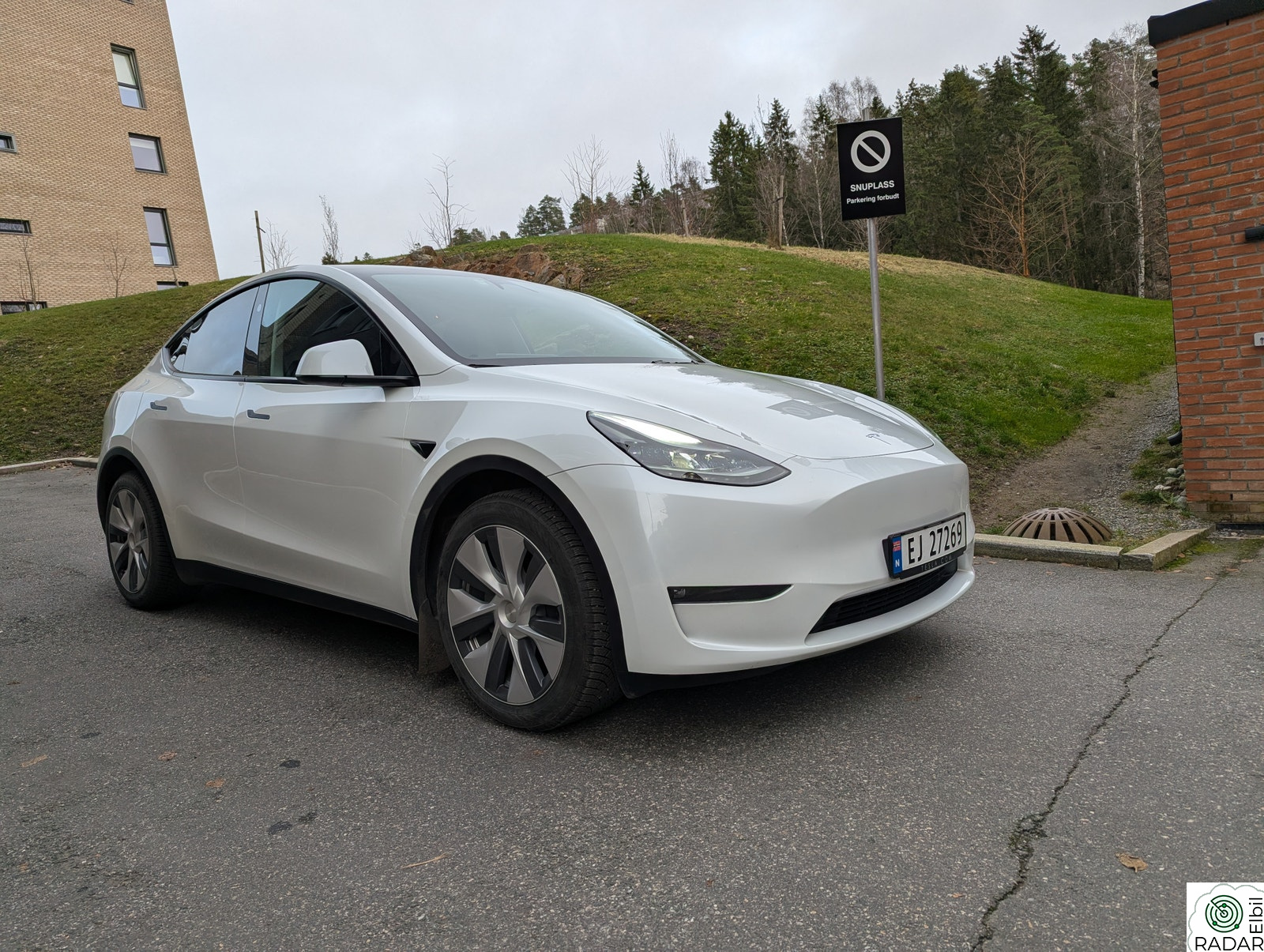 TESLA Model Y Tesla Model Y Long Range AWD