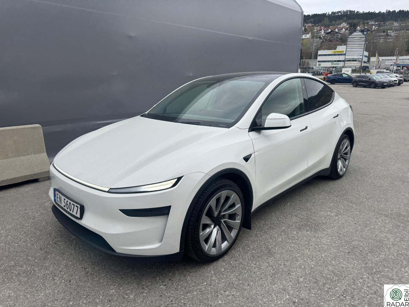 TESLA Model Y Juniper Long Range AWD