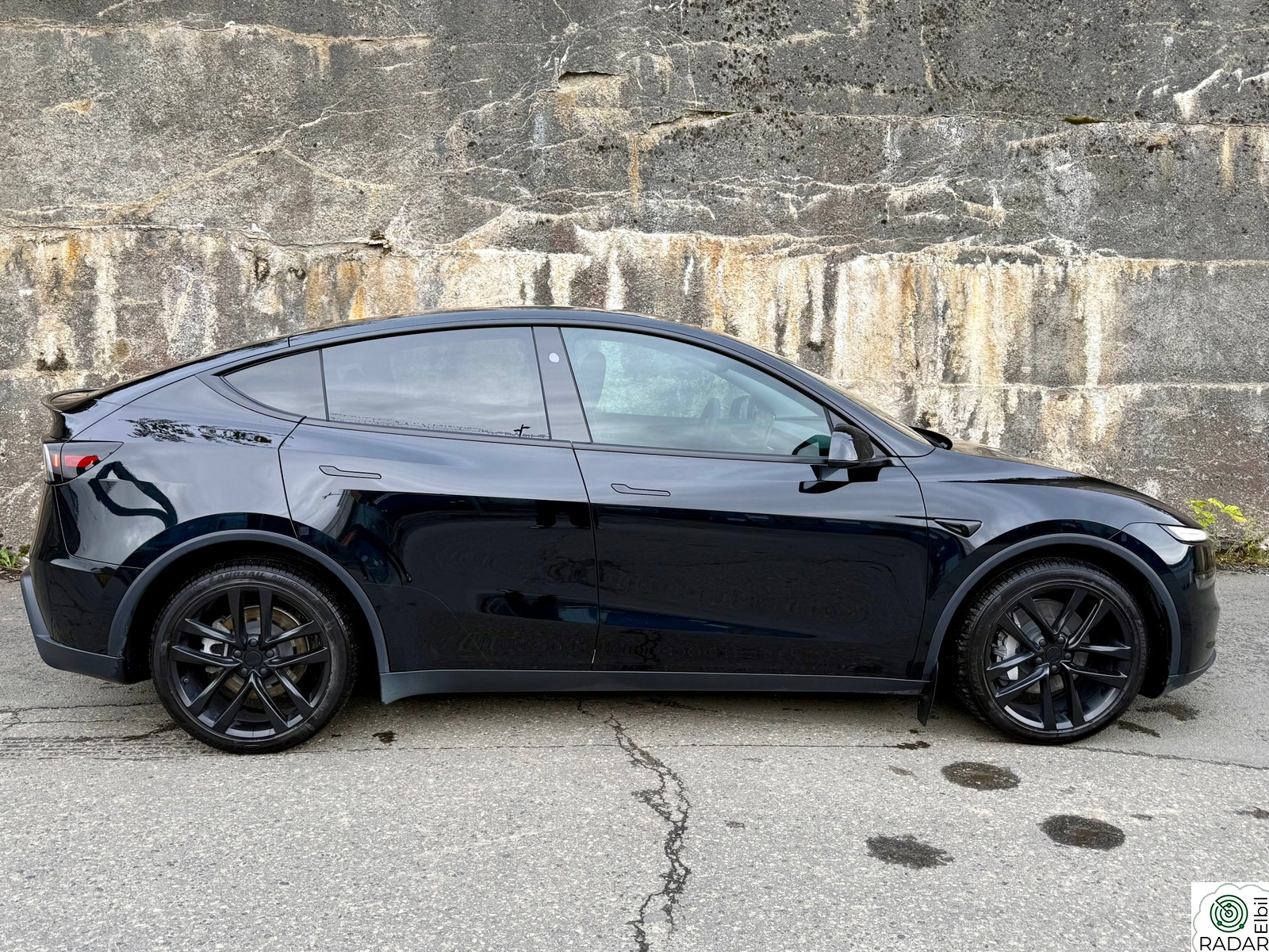 TESLA Model Y LR/AWD/JUNIPER/586WLTP/ACC/KROK/LED/PANO/SKINN/KEYLESS