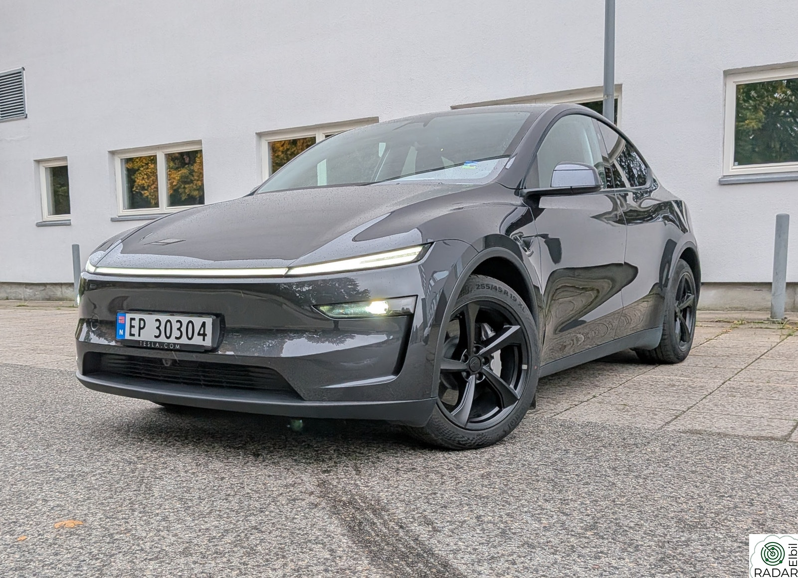 TESLA Model Y Premium Long Range AWD