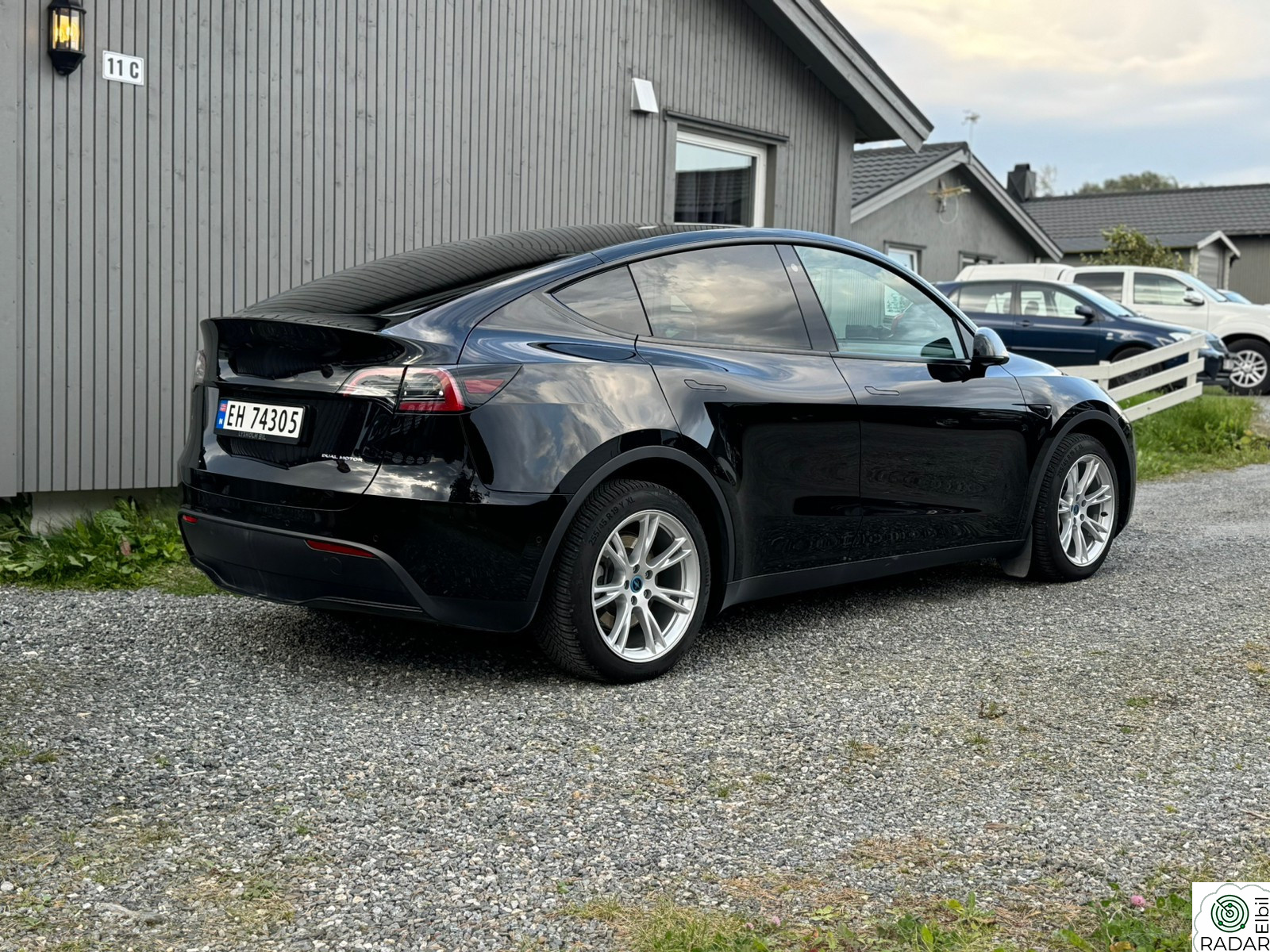 TESLA Model Y Long Range AWD