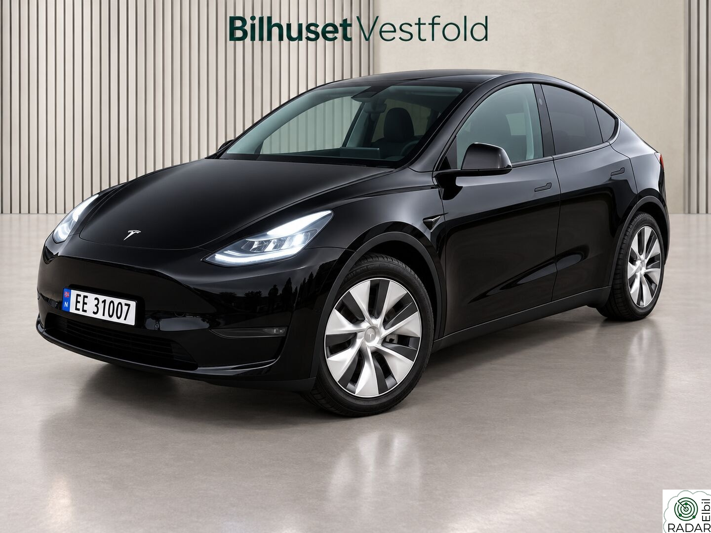 TESLA Model Y Long Range, AWD, 514HK 533km WLTP, Hengerfeste, En Eier