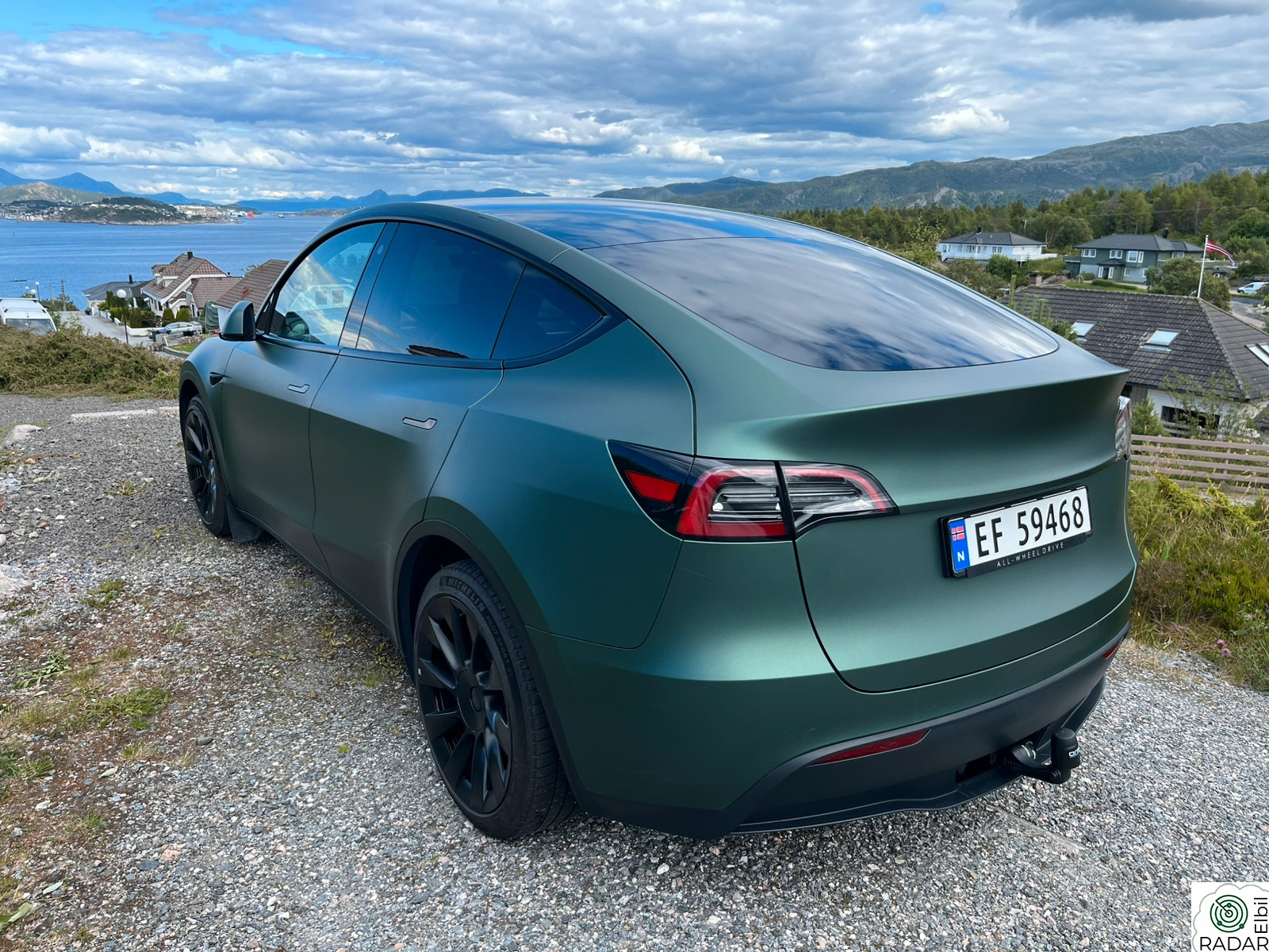 TESLA Model Y Long Range AWD/Autopilot/Premium/Krok/Takstativ