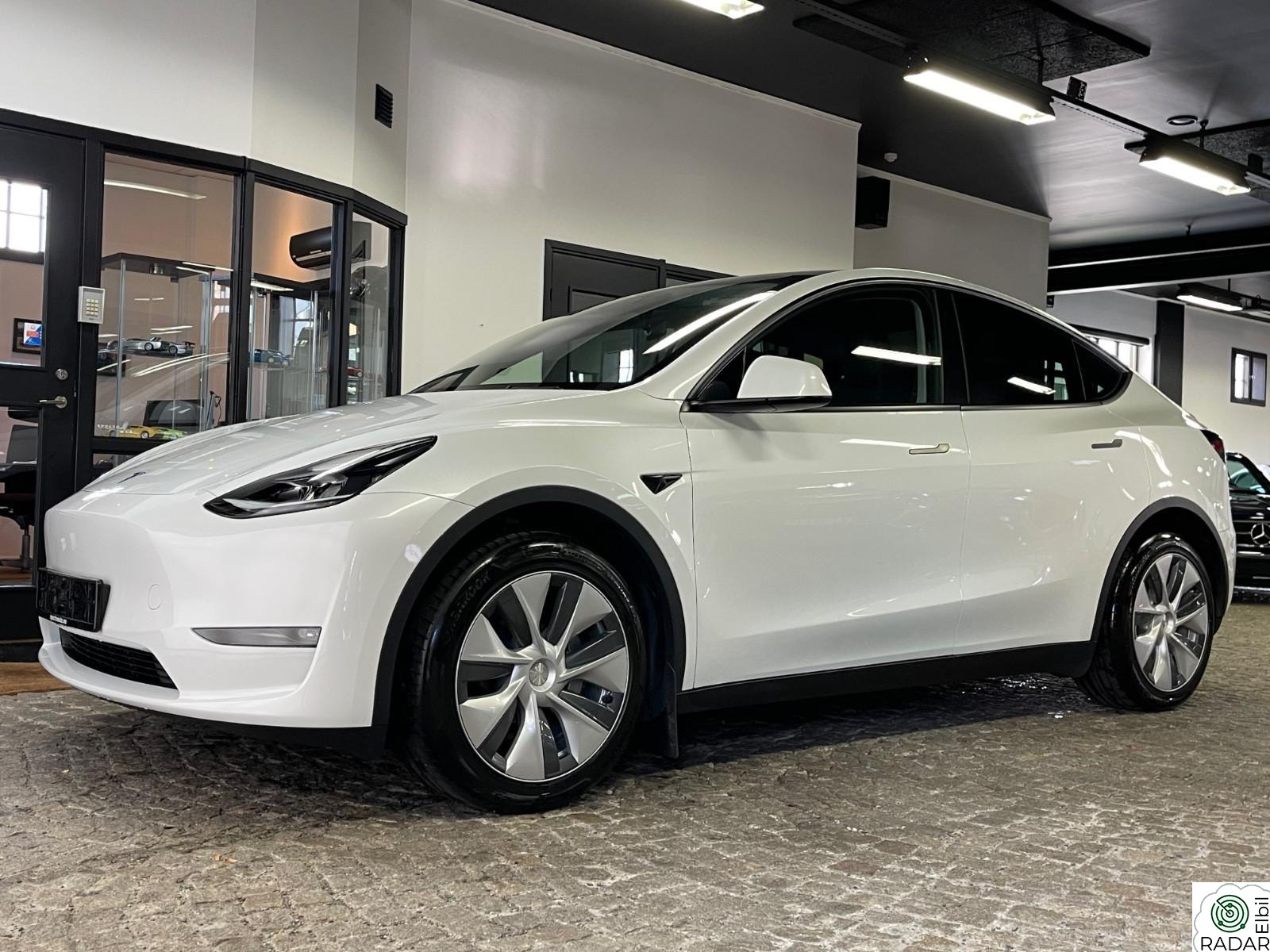 TESLA Model Y LONG RANGE DUAL MOTOR / AWD/ NORSK // KROK /S-V HJUL