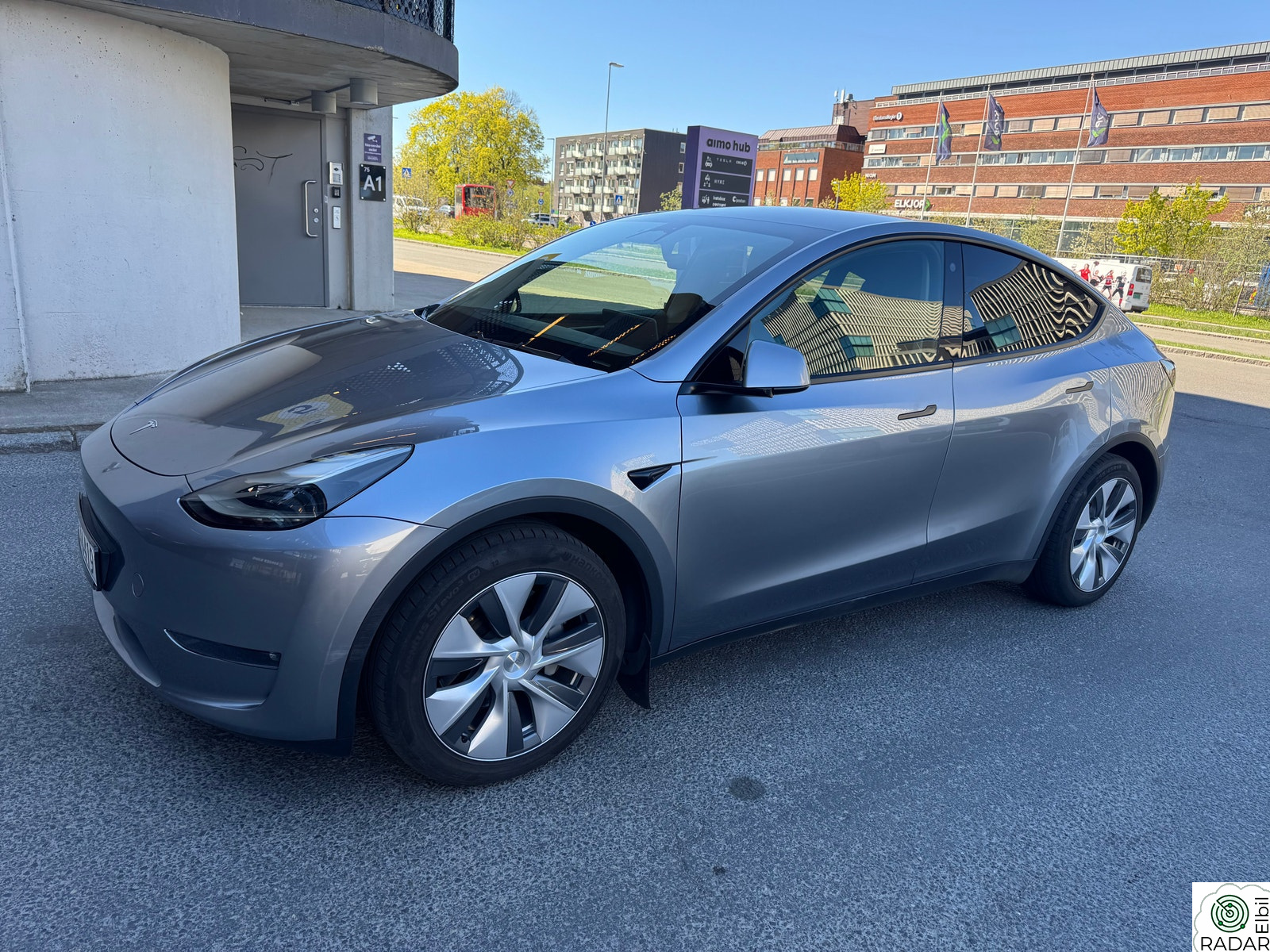 TESLA Model Y Long Range AWD