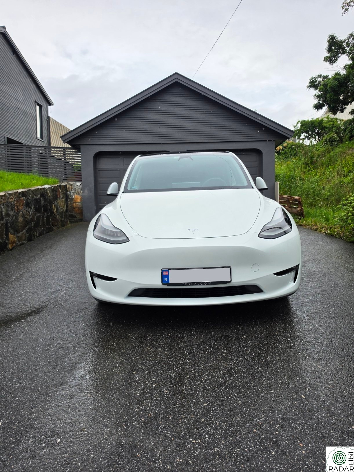 TESLA Model Y Long-Range/AWD/Premium/Autopilot/Skinn/Pano/Ryzen++