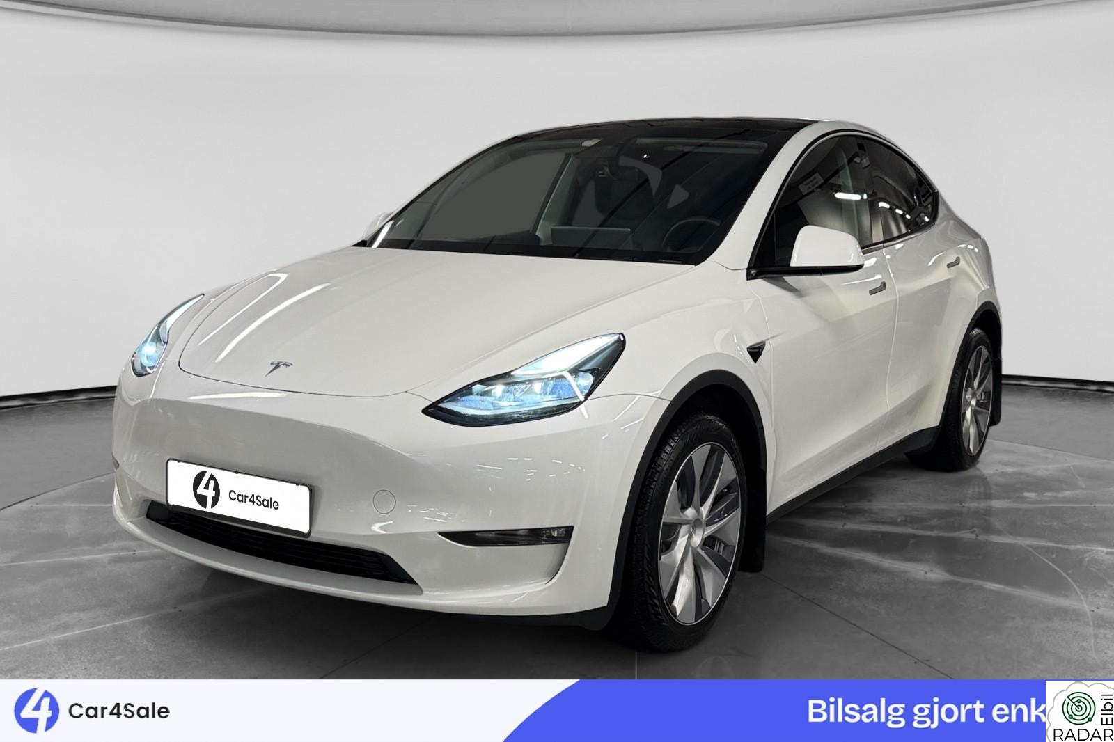 TESLA Model Y Long Range AWD 533km/ 1 Eier/ AP/ Krok/ Pano/ Premium++