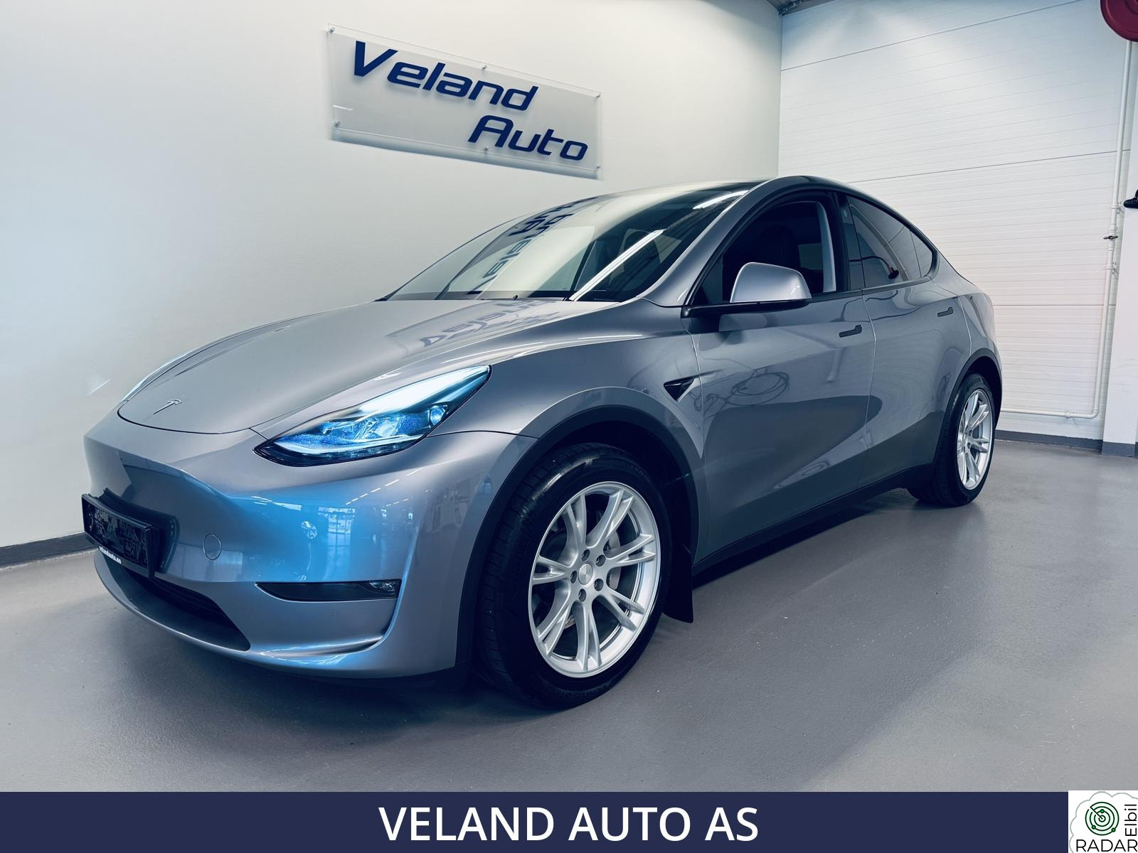 TESLA Model Y LONG RANGE AWD - PREMIUM/PANORAMA/KROK/V PUMPE