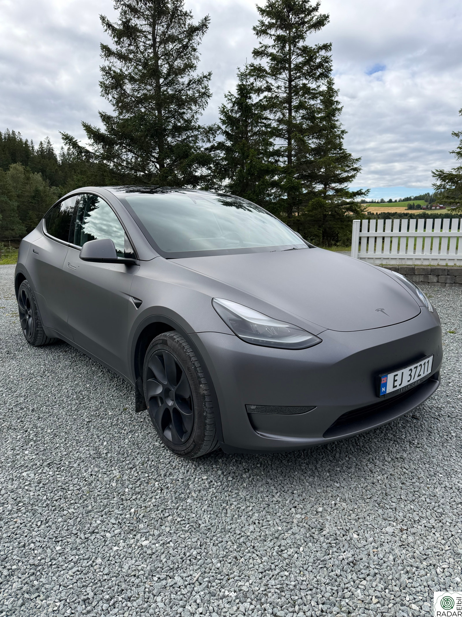 TESLA Model Y Long Range AWD,  Helfoliert