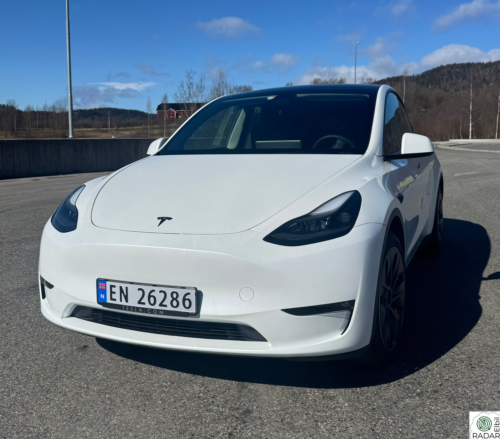 TESLA Model Y Long Range AWD 7-s.