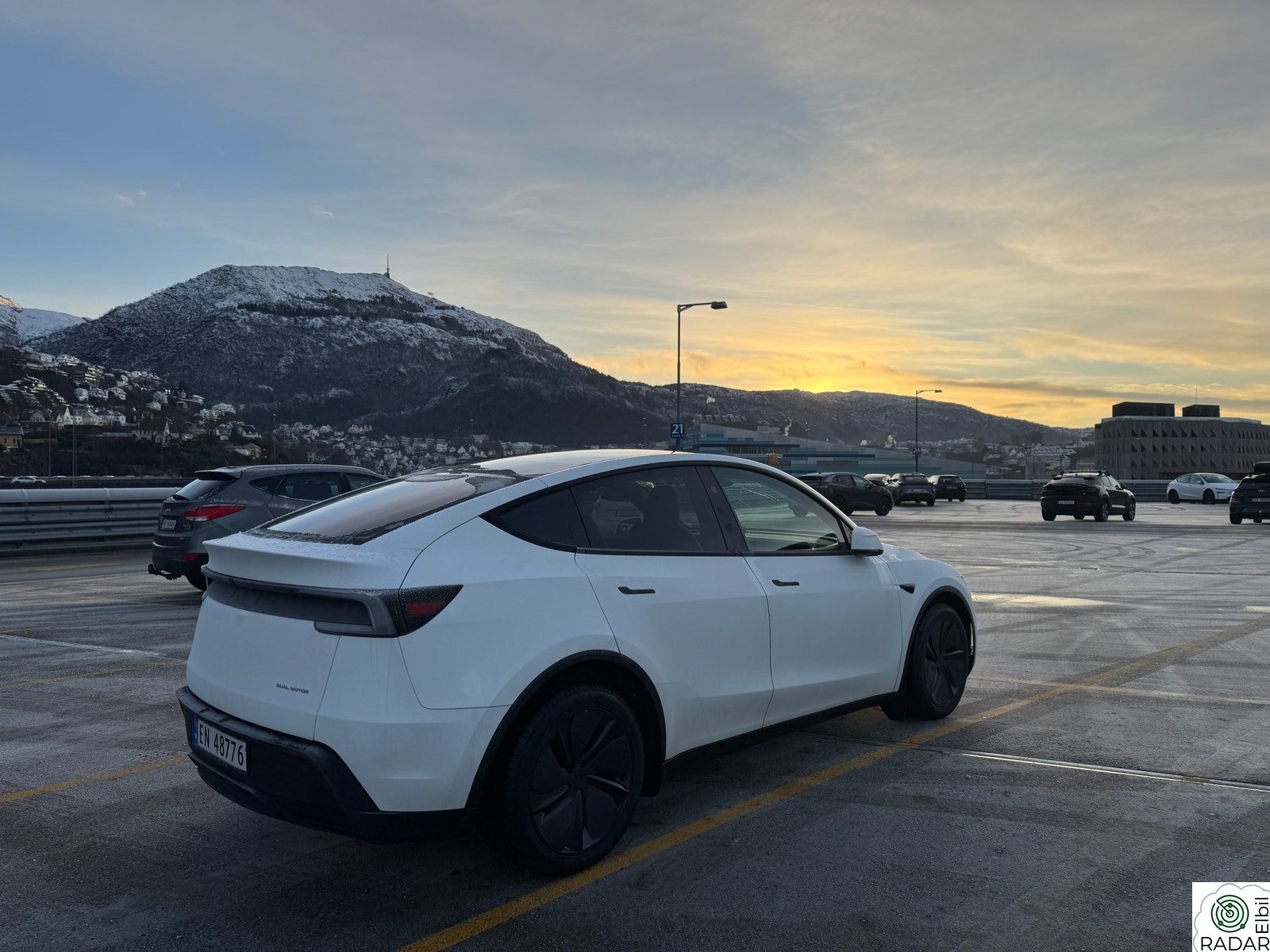 TESLA Model Y Long Range AWD