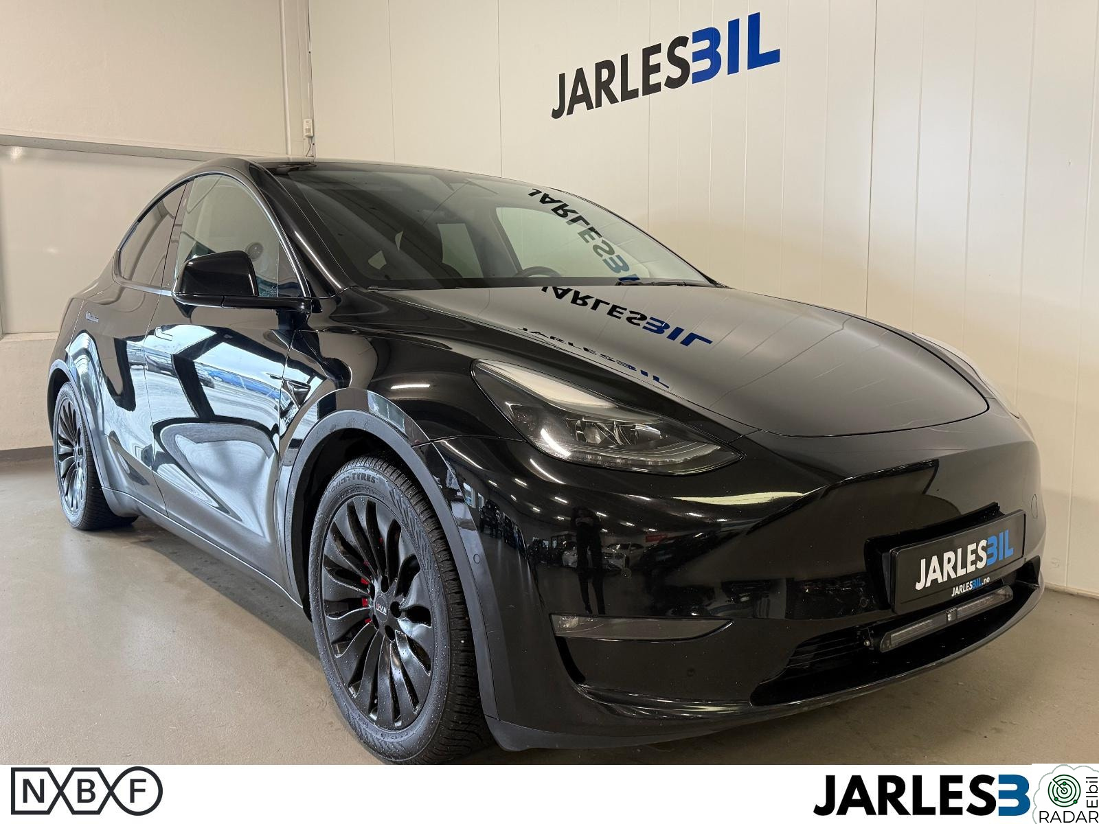 TESLA Model Y Performance AWD /LED/Kamera/Krok/Autopilot/AMD Ryzen ++