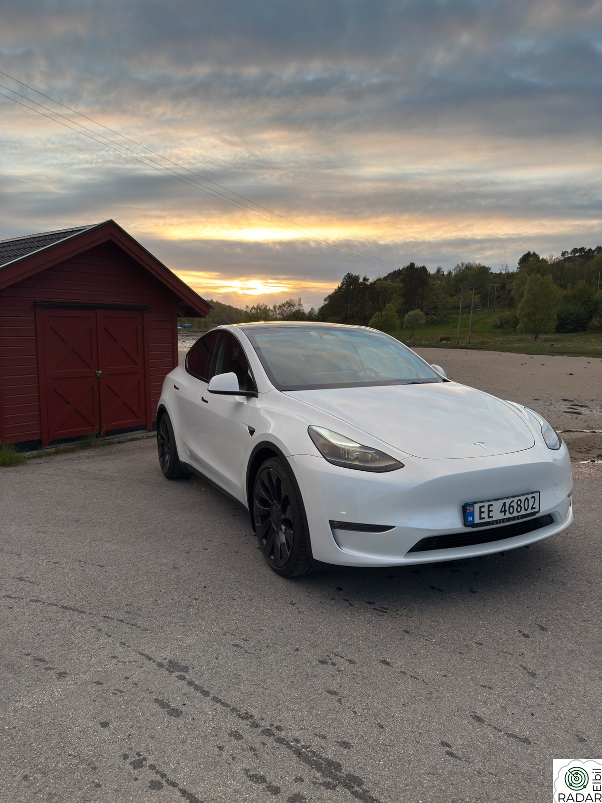 TESLA Model Y Performance AWD/ P-Sensor/ 21" Überturbine/ 19" Kahn