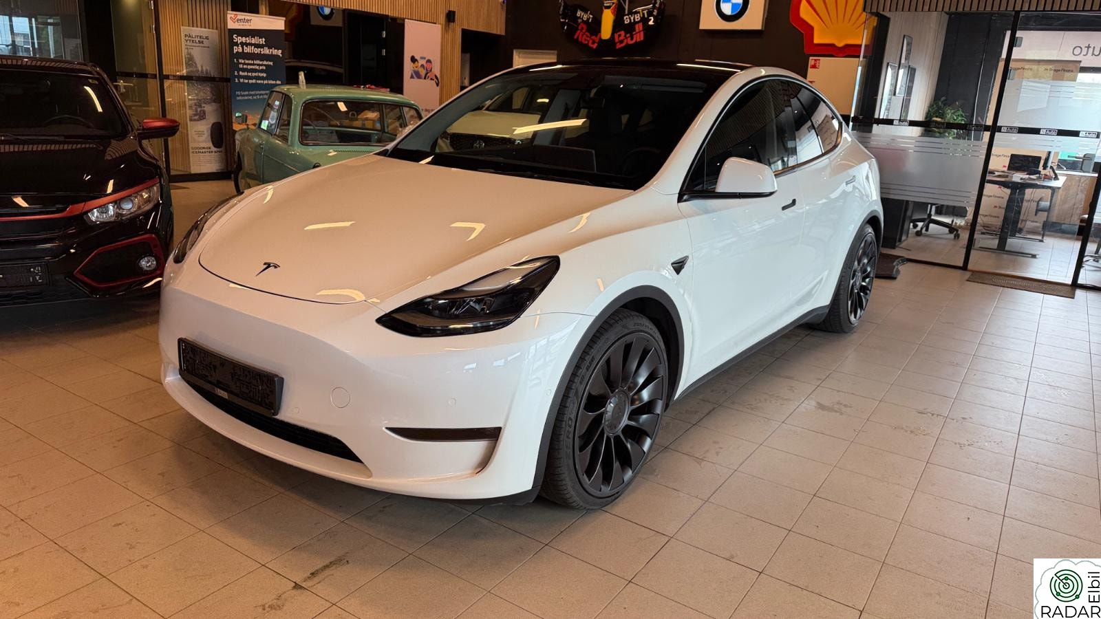 TESLA Model Y Performance/ Svart Skinn/ EAP/ H.Feste/ EN EIER