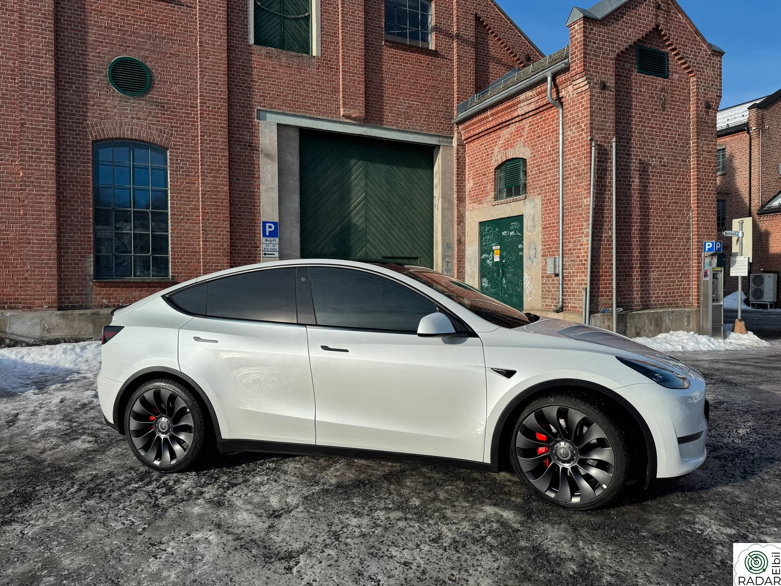 TESLA Model Y Performance AWD